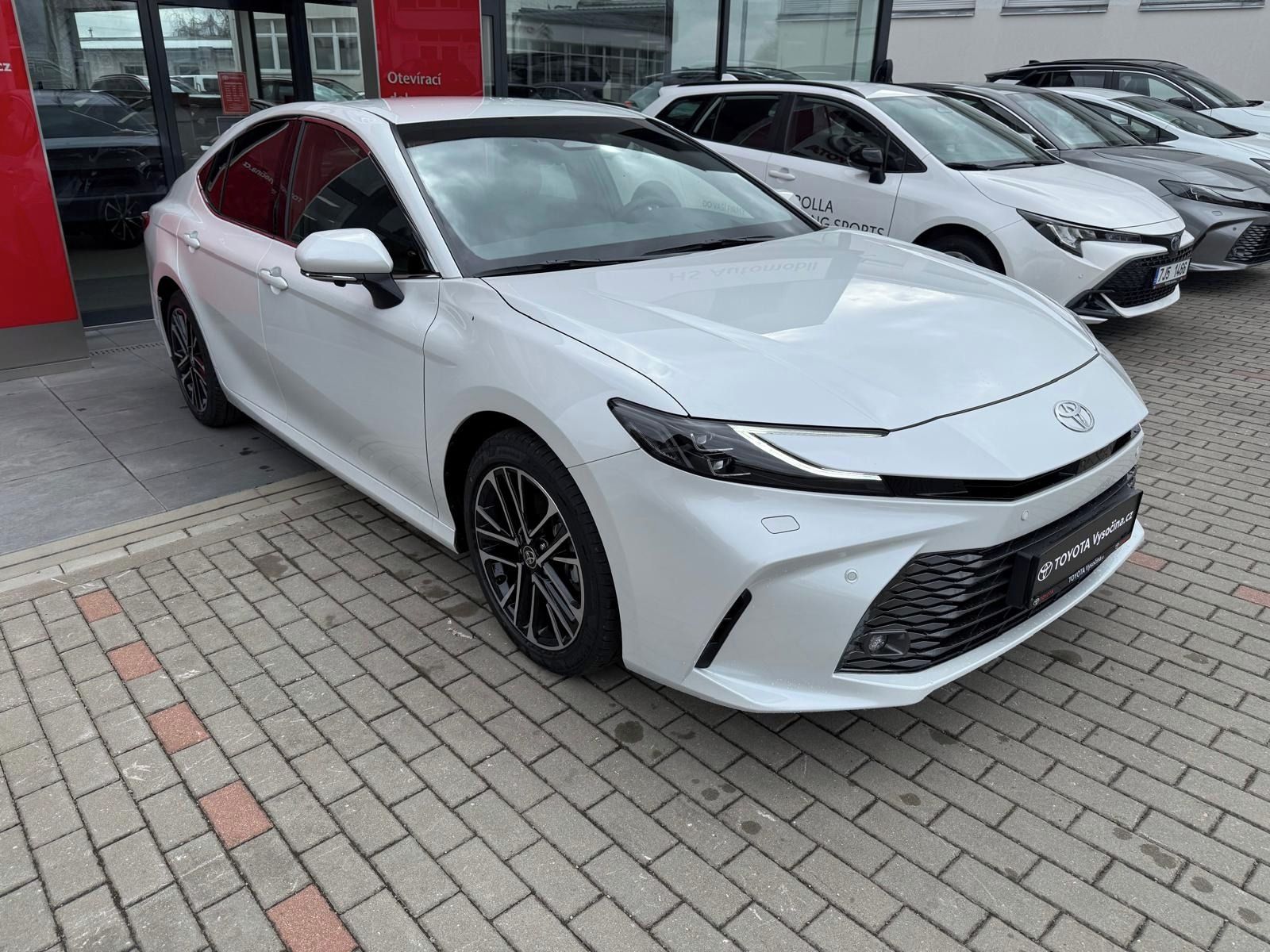 Toyota Camry, 2.5HEV 231PS Executive - fotka 4