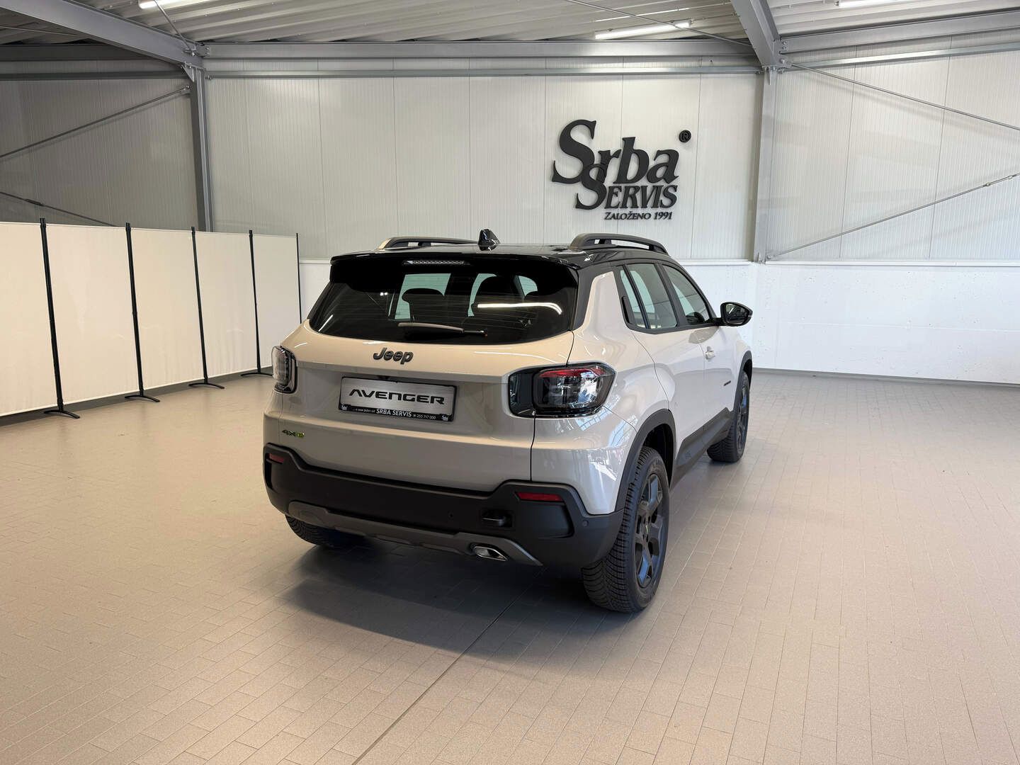 Jeep Avenger, 4xe Upland 1.2 Turbo e-Hybrid - fotka 4