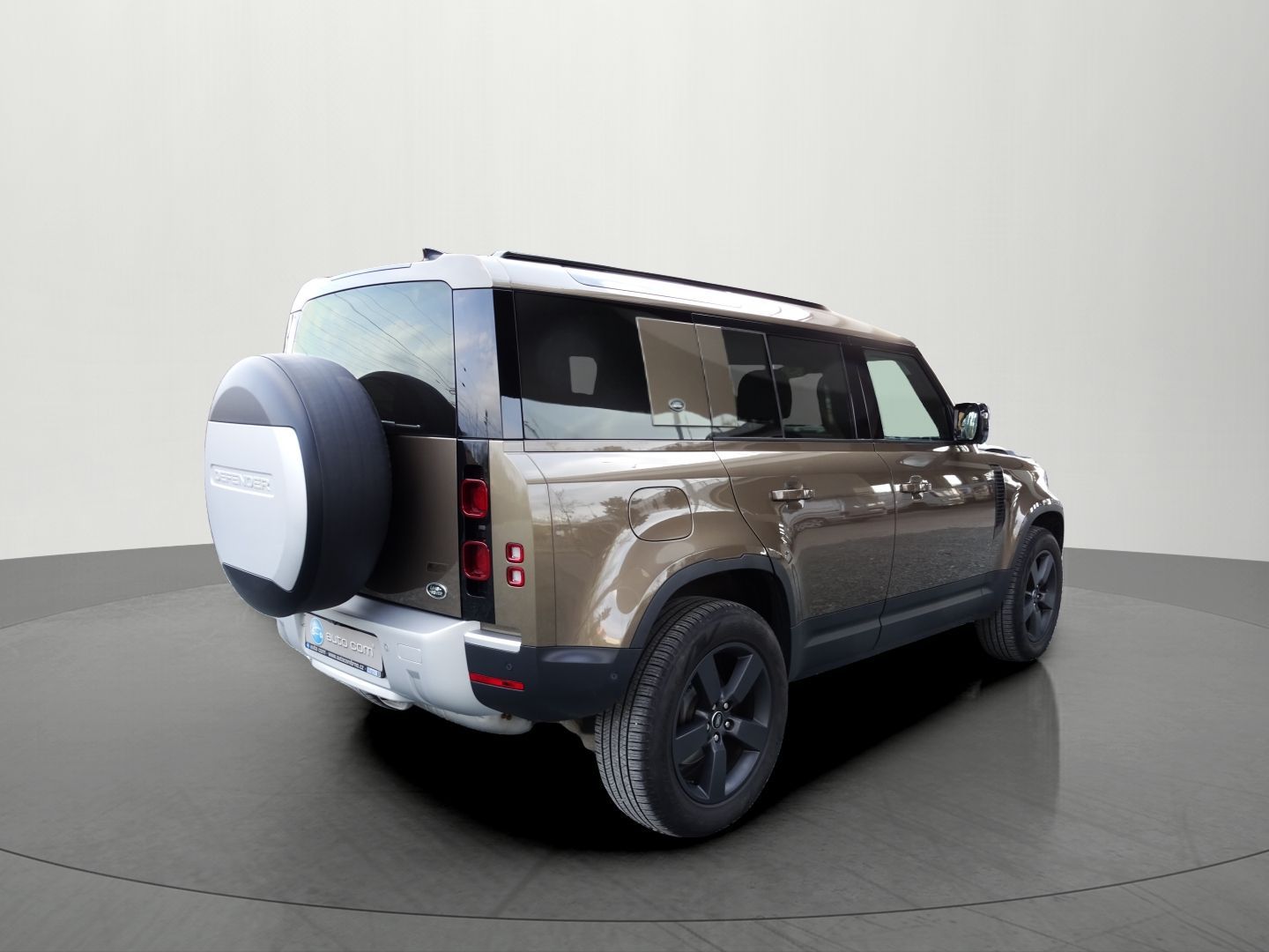 Land Rover Defender, 110 D300 221kW Black Packet ČR - fotka 4