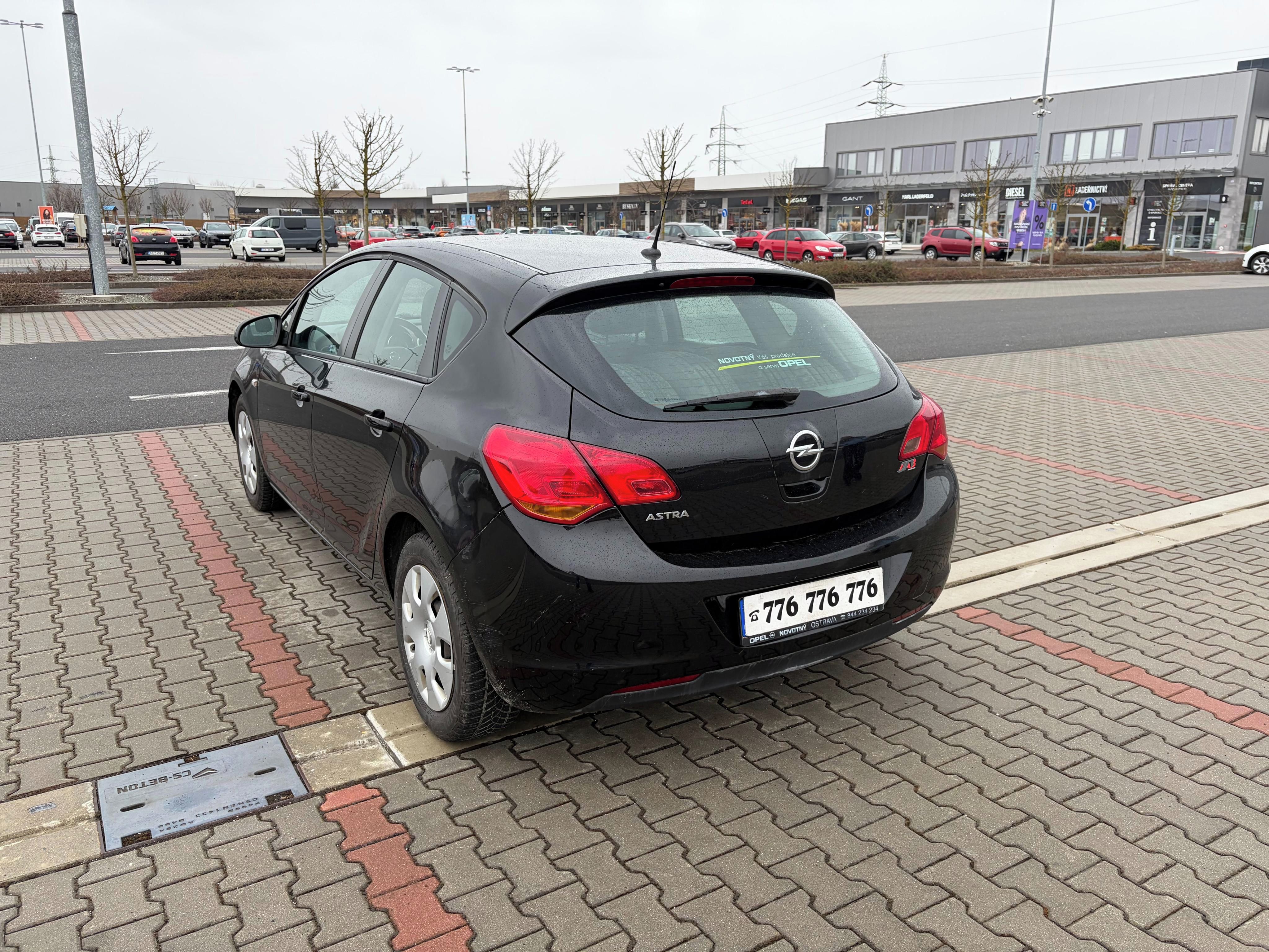 Opel Astra, 1.4 16V ČR naj. 145 tisíc km - fotka 5