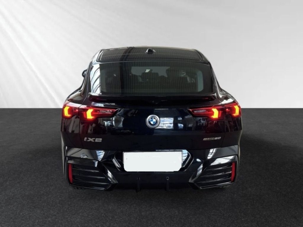 BMW iX2, eDrive 20 M Sportpaket*Navi* - fotka 4