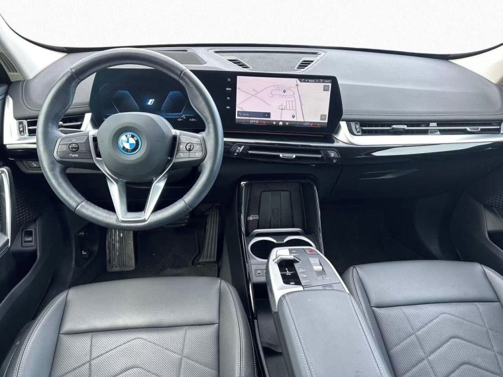 BMW iX1, xDrive 30 xLine*Kamera*Kůže* - fotka 3