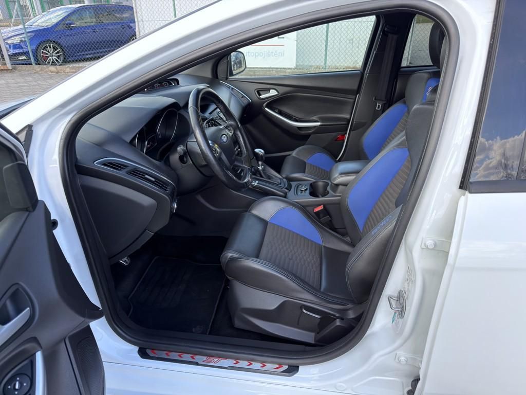 Ford Focus, ST 2.0 EB 184 kW nehavar. - fotka 6