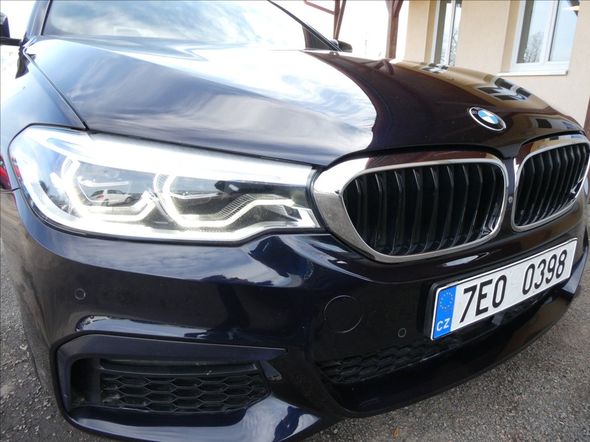 BMW Řada 5, 3,0 540d xDrive 235kW MPaket - fotka 3