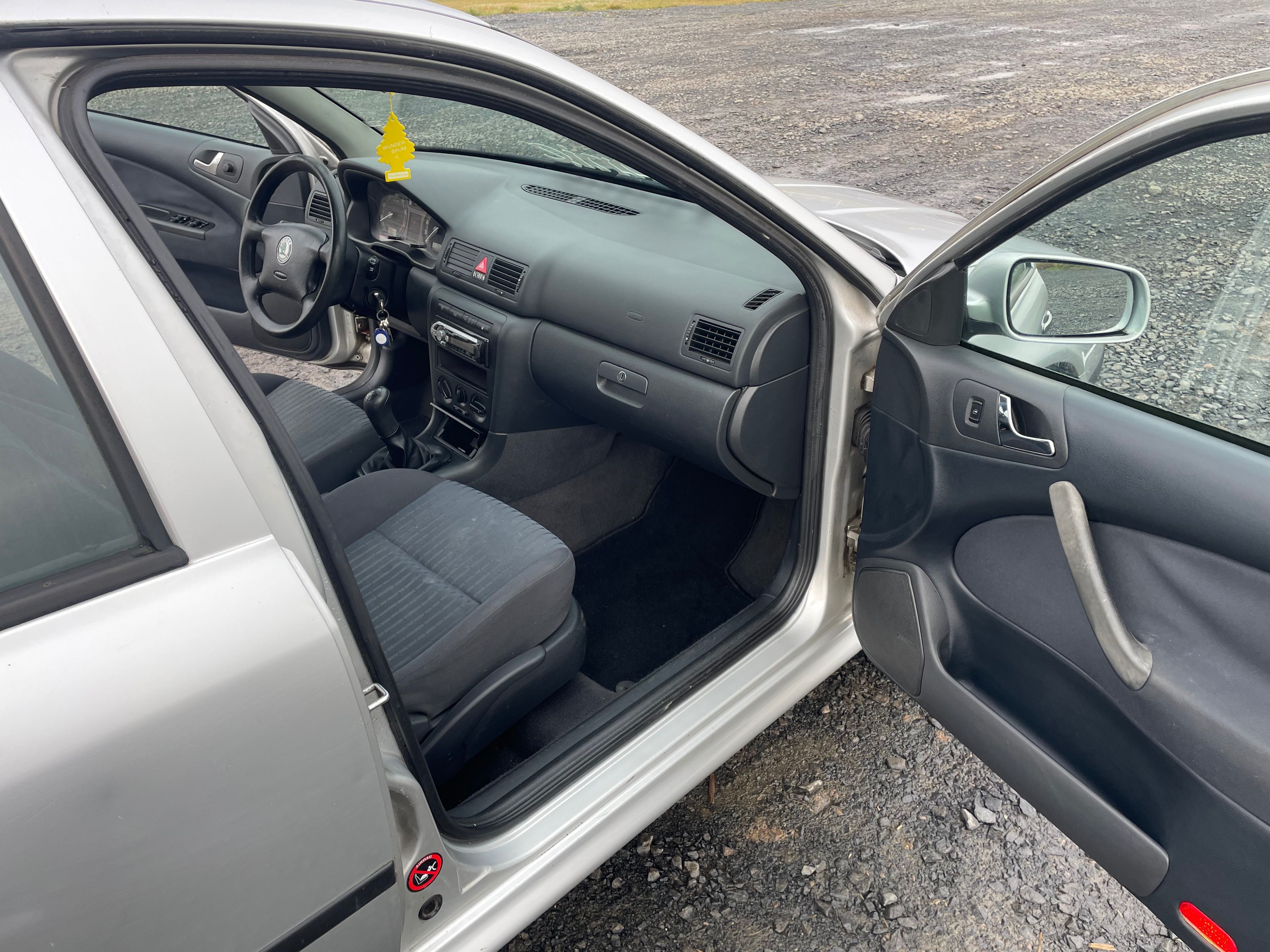 Škoda Octavia, Škoda Octavia 1.6 - fotka 5
