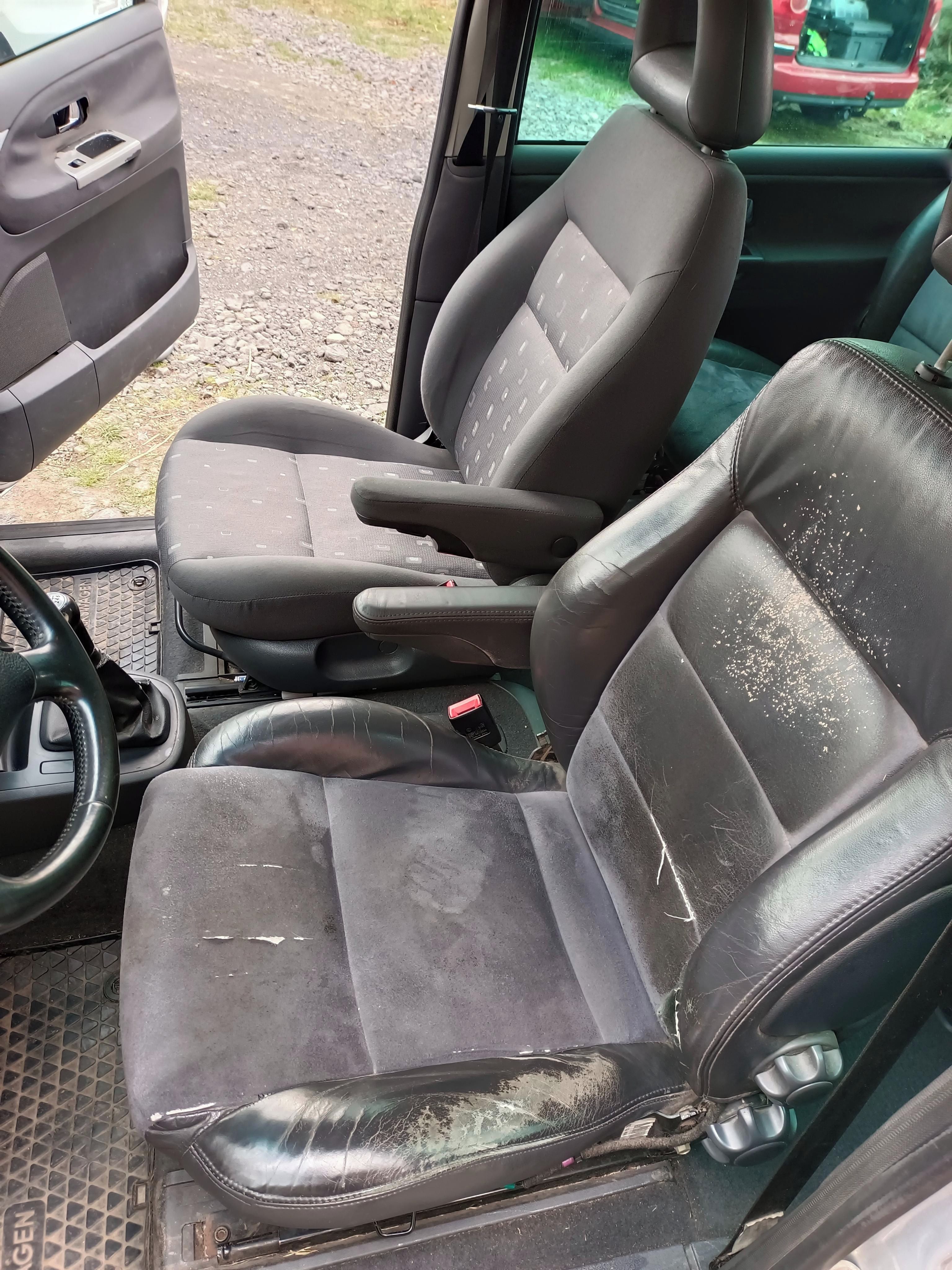 Volkswagen Sharan, 1,9 1.9 TDi ASZ 96kW tažné - fotka 5