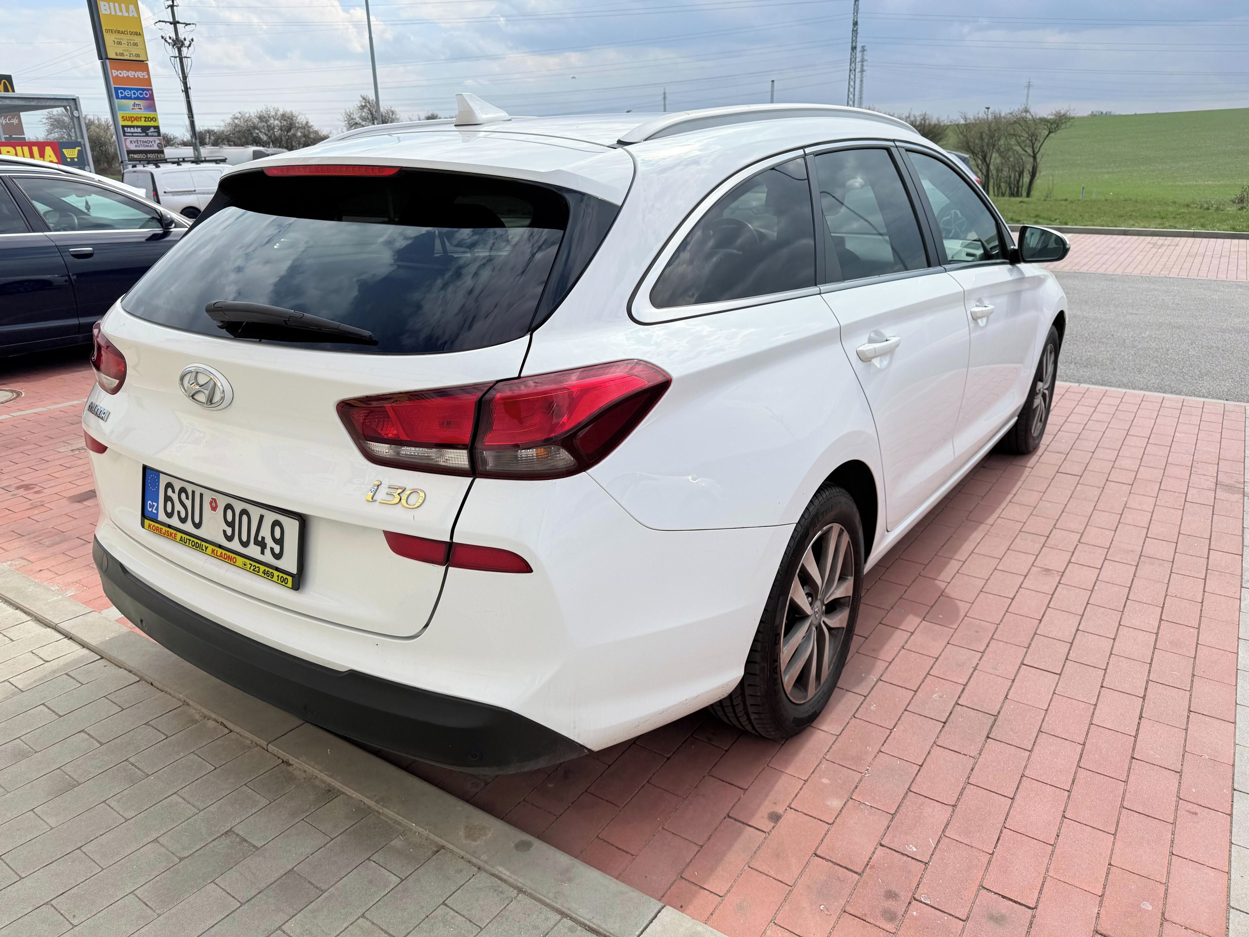 Hyundai i30, 1.6 CRDi AUTOMAT - fotka 3