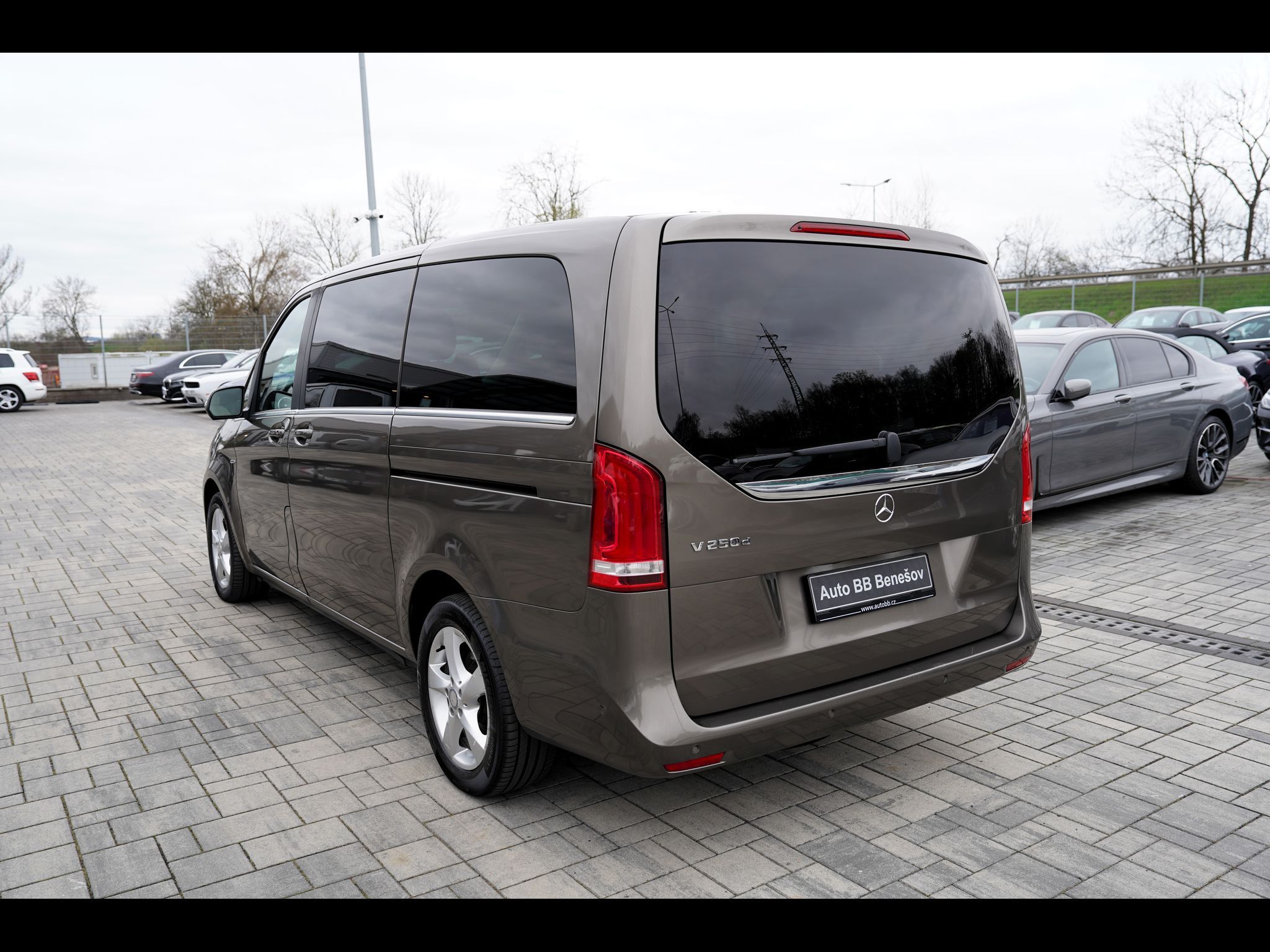Mercedes-Benz Třídy V, V 250d /Long/kůže/kamera - fotka 4