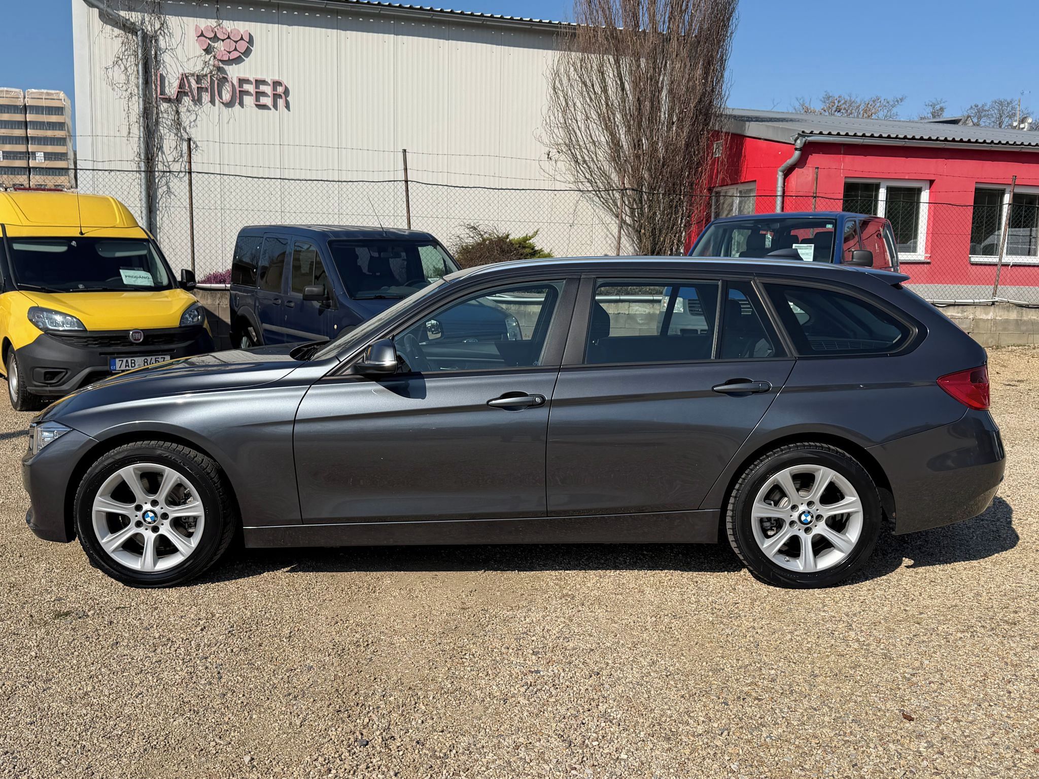 BMW Řada 3, 180kw* xDrive F31*Nová STK* - fotka 2