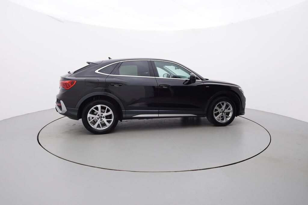 Audi Q3, S line 2.0 TDI 110 kW - fotka 6