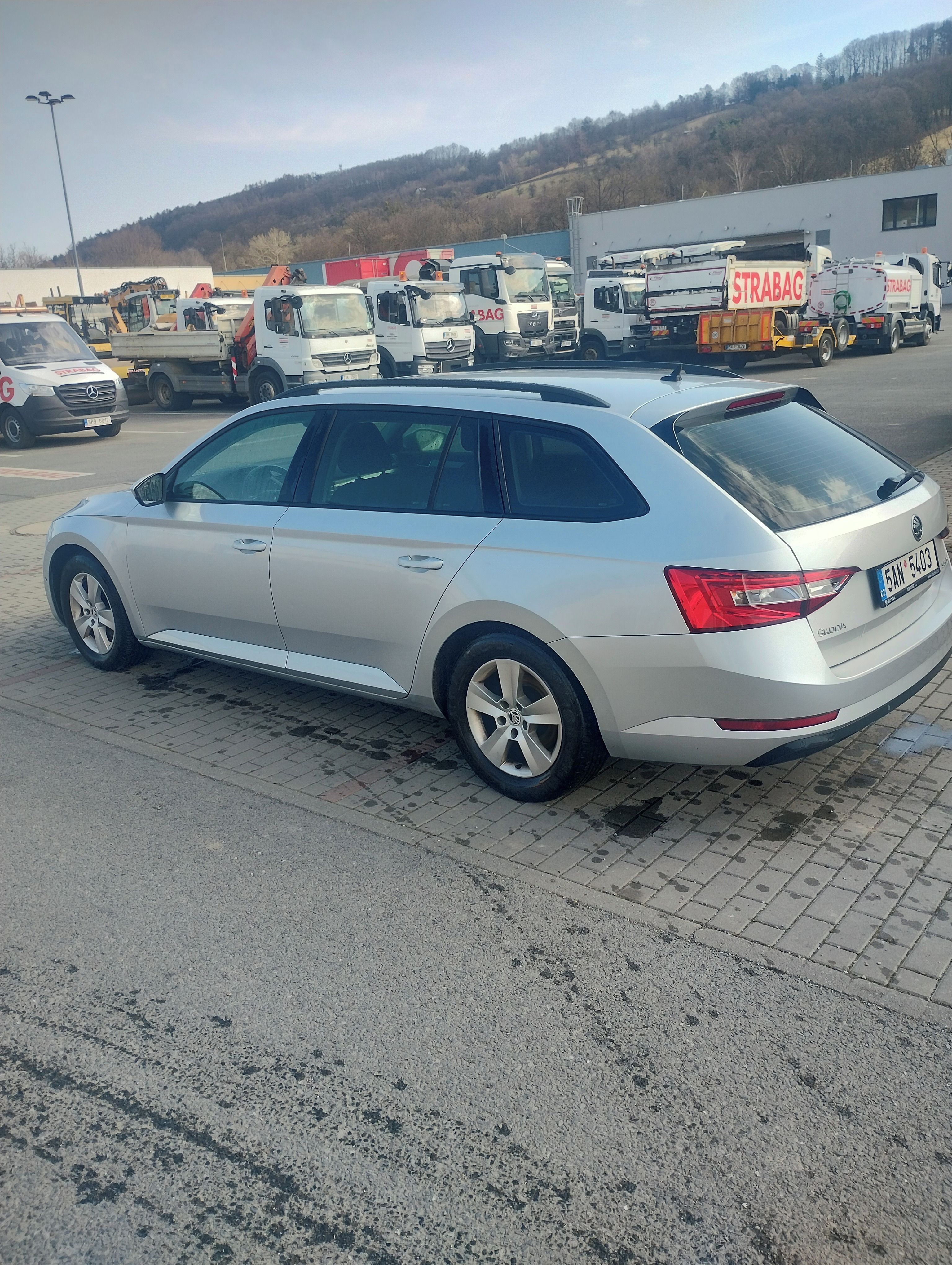 Škoda Superb, Soukromý prodejce - fotka 3