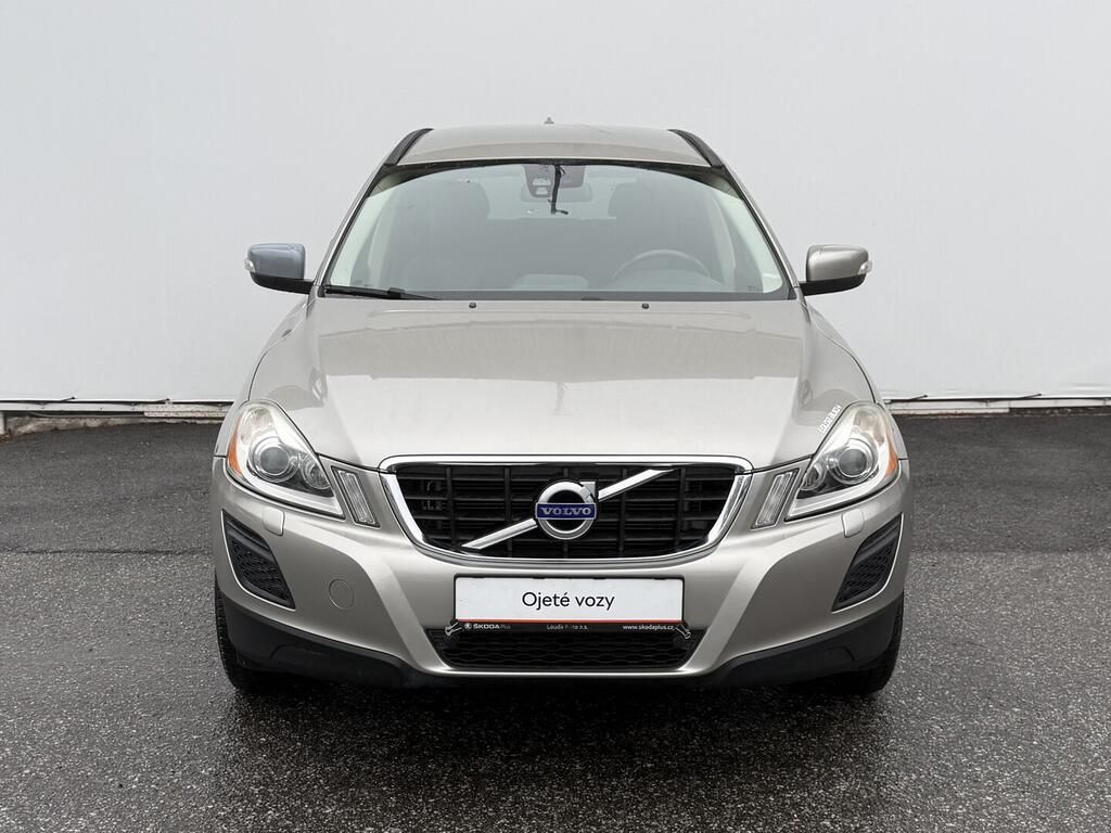 Volvo XC60, Momentum 2.0 D3 120 kW - fotka 4