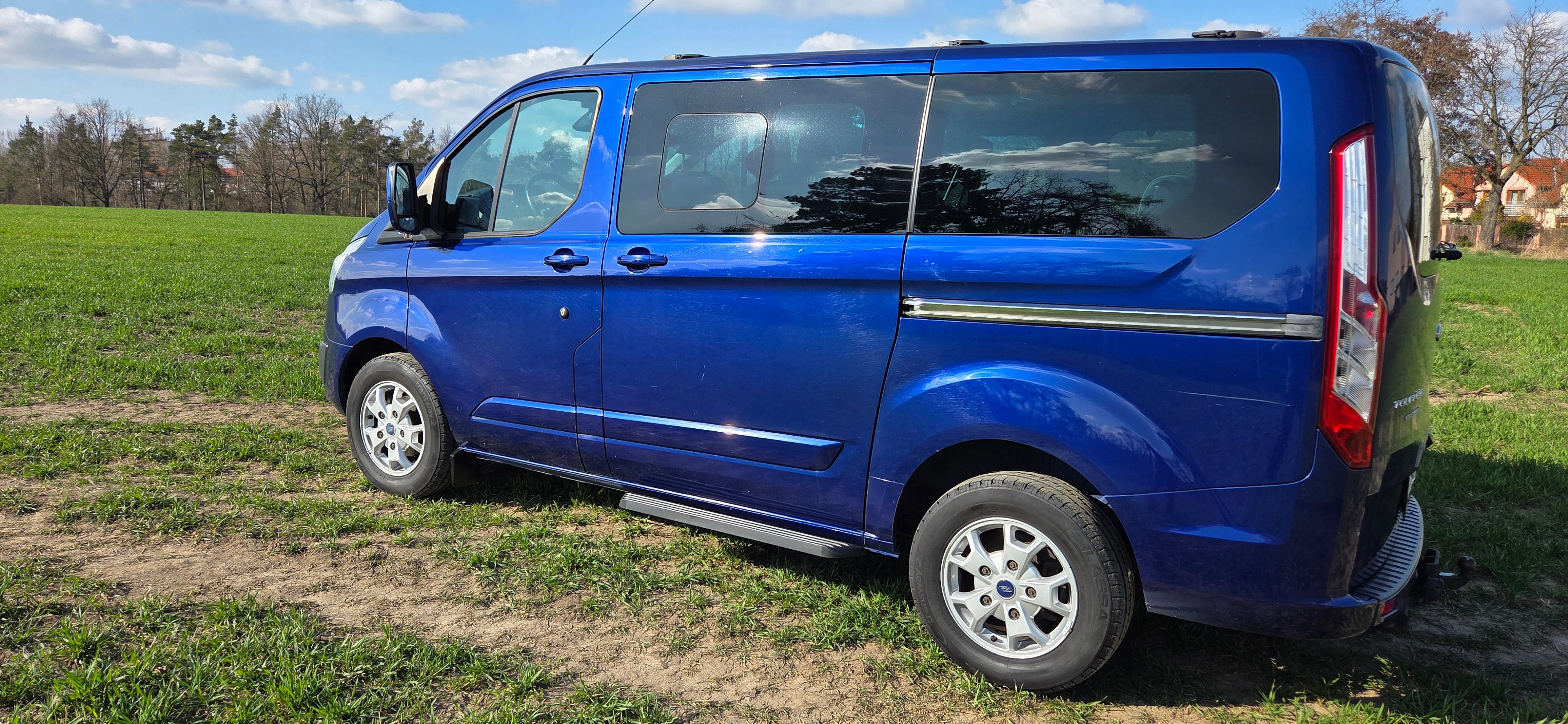 Ford Tourneo Custom, 2.2 TDI 114kW Titanium - fotka 6