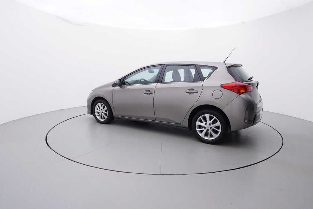 Toyota Auris, Life+ 1.6 97 kW - fotka 3