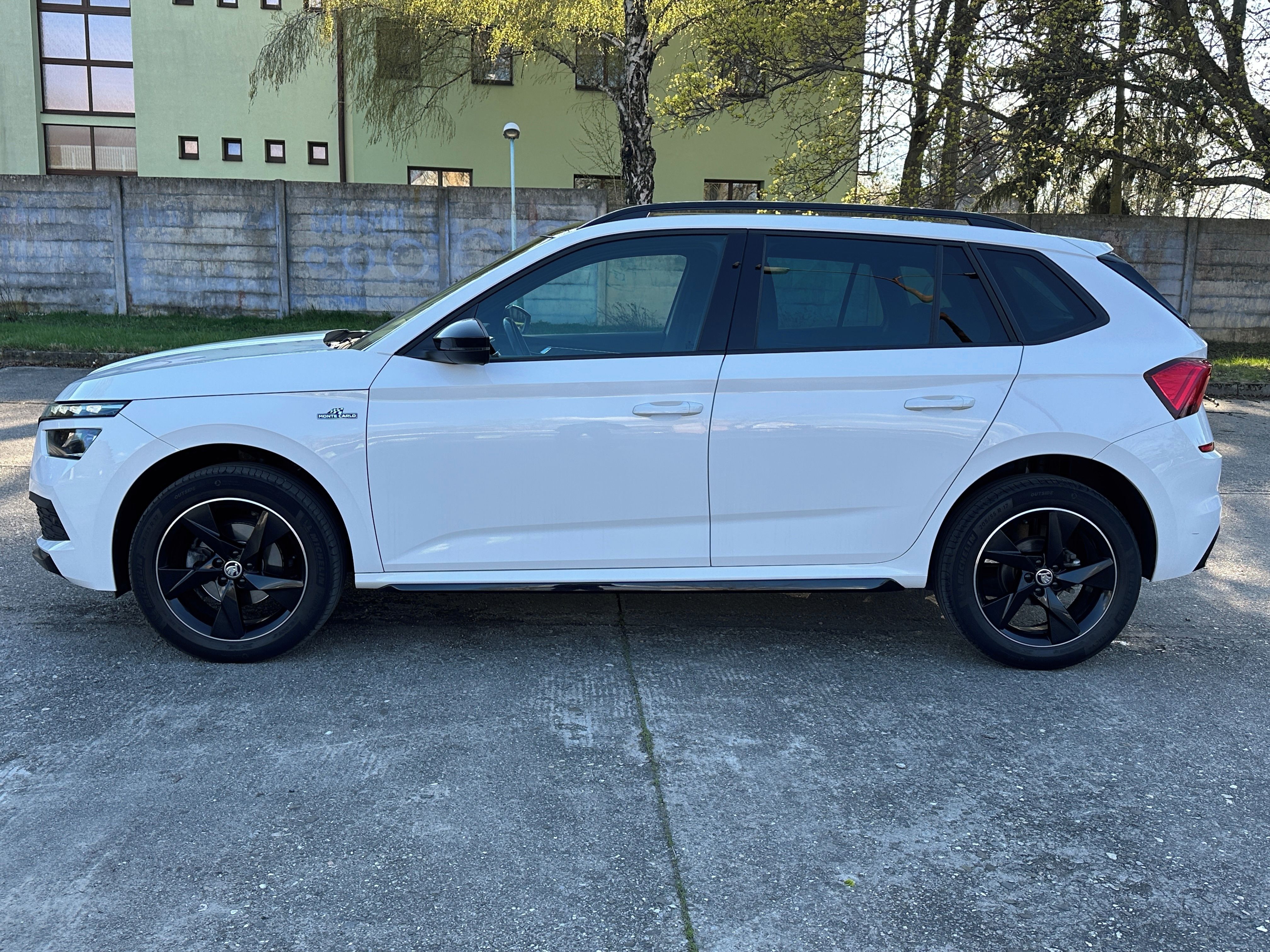 Škoda Kamiq, 1.5TSI Monte Carlo DSG PANO ČR - fotka 2