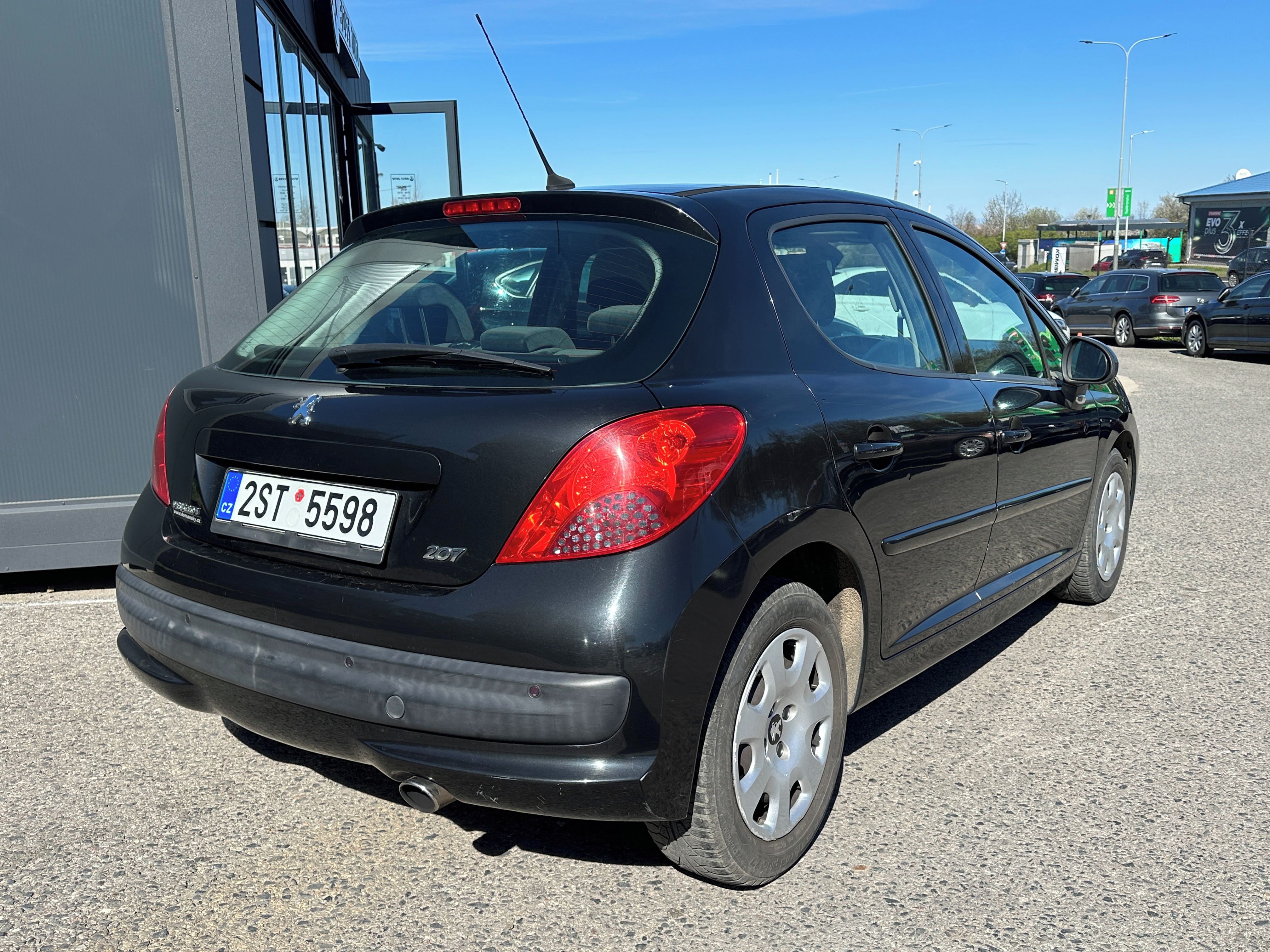 Peugeot 207 - fotka 6