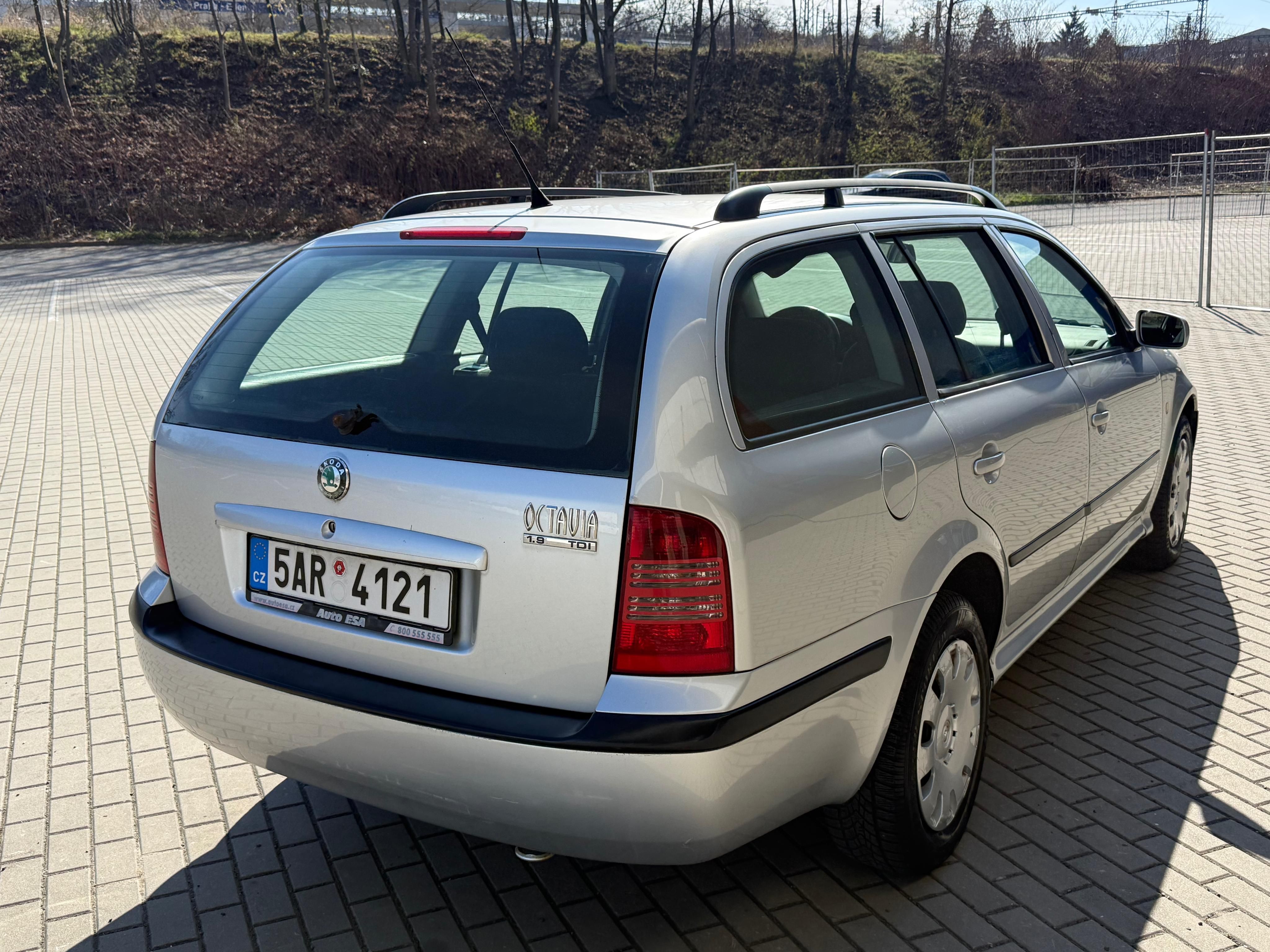 Škoda Octavia, 1.9TDI, 66kw Klima - fotka 5