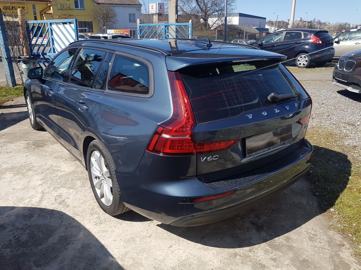 Volvo V60, D3 2.0D 110KW NAVI MANUÁL - fotka 4