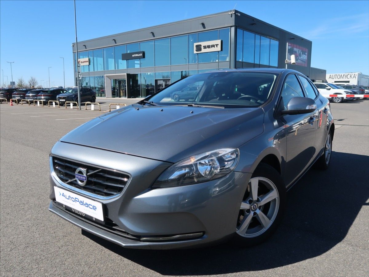 Volvo V40, 1,6 T2 MAN ČR KINETIC