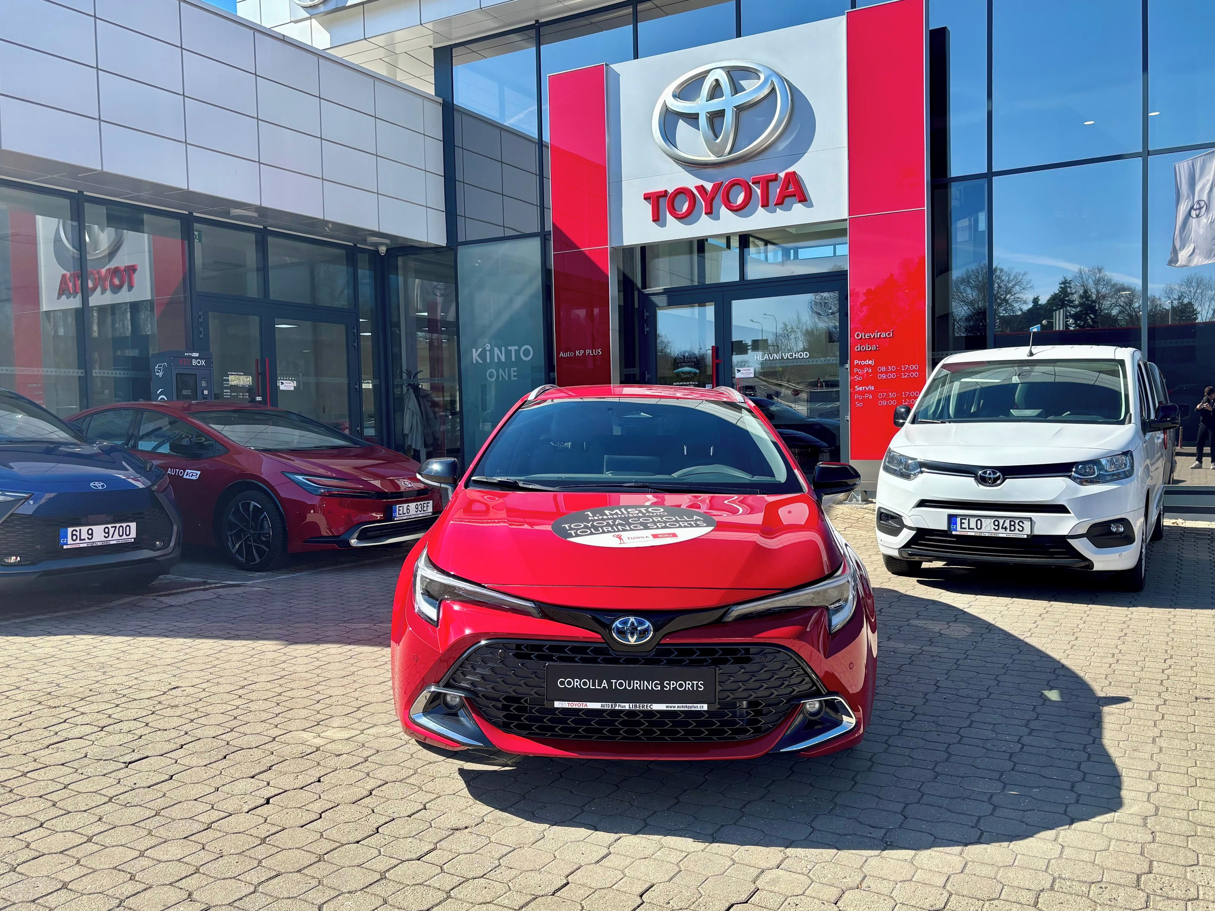 Toyota Corolla, 1,8 HEV 140k Style - fotka 2