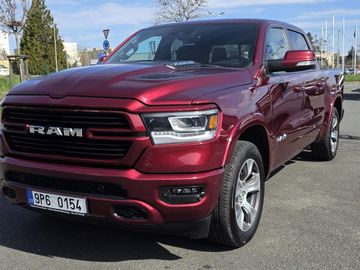 1500 LARAMIE , 5.7 L V8 HEMI