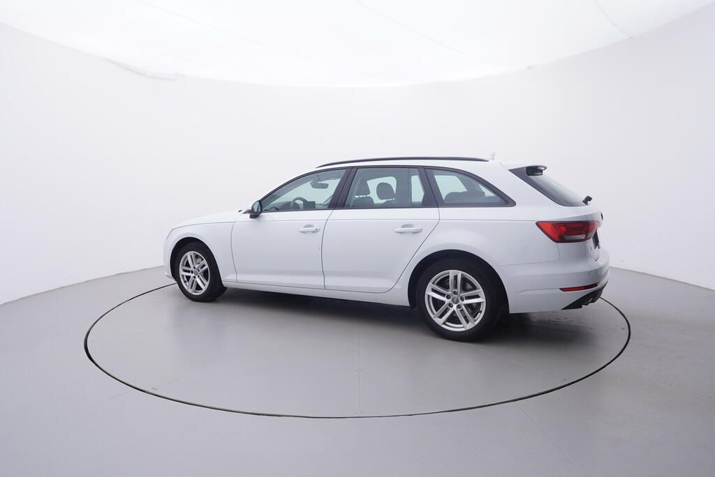 Audi A4 Avant, Ultra 2.0 TDI 110 kW - fotka 3