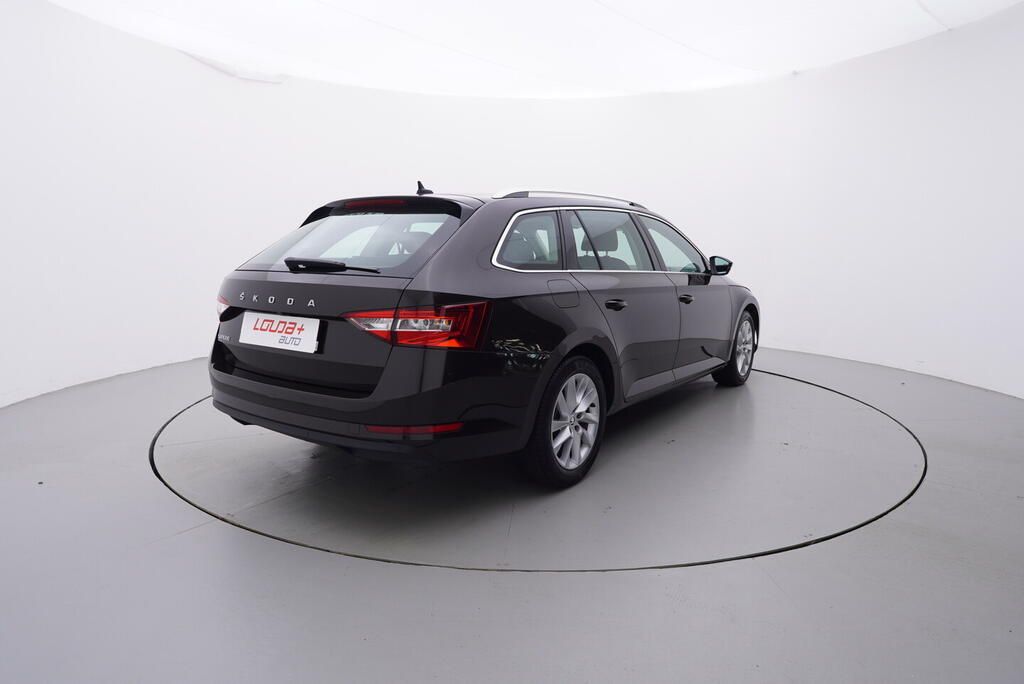 Škoda Superb, Style 2.0 TDI 110 kW - fotka 5