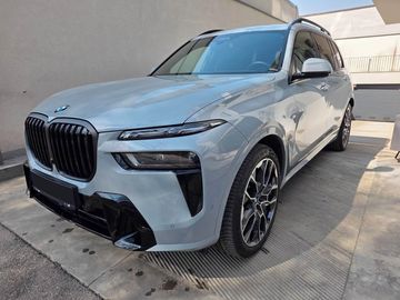 xDrive40d M-Sport 7 míst SkyL