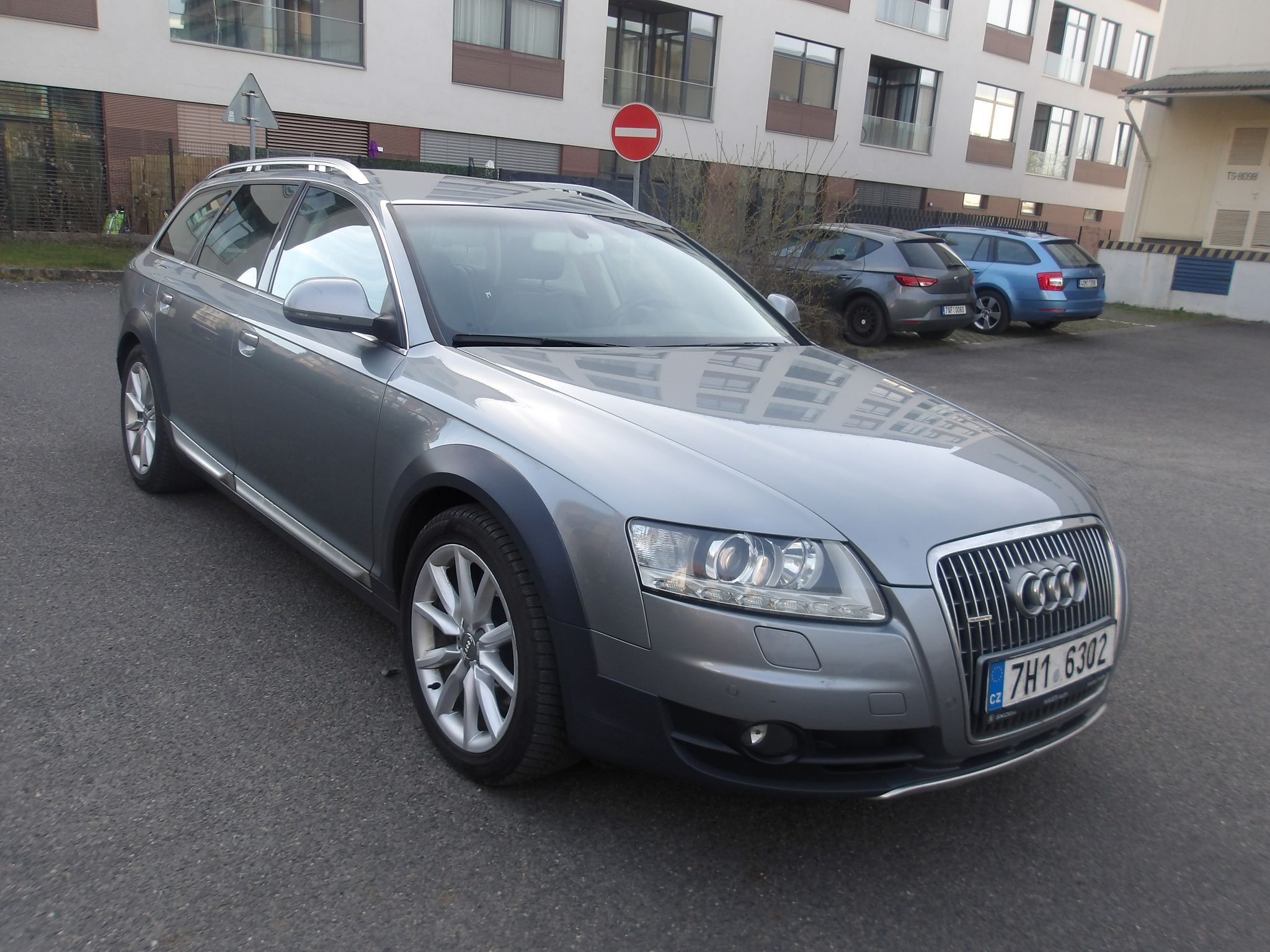 Audi A6 allroad, 3,0TDi 4x4 ČR ! 1.MAJITEL !!! - fotka 6