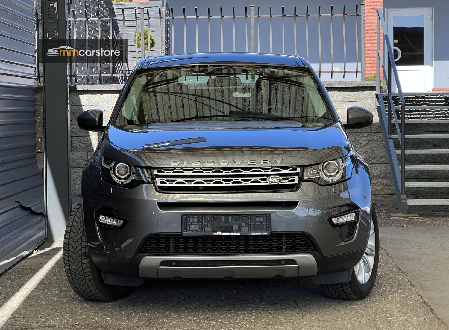 Land Rover Discovery, 2.0 TD4 HSE, KŮŽE, 7 MÍST - fotka 2