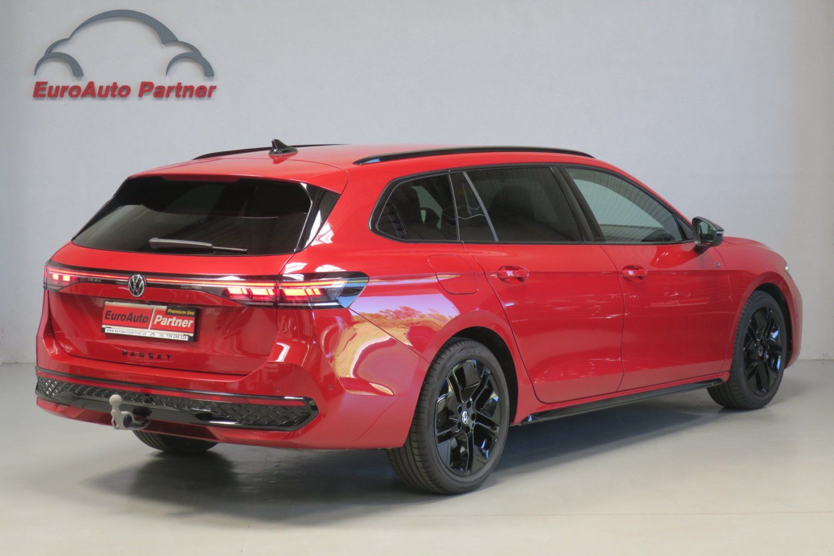 Volkswagen Passat Variant, R-Line 2,0TDI 142kW 4M Nez.Top - fotka 4