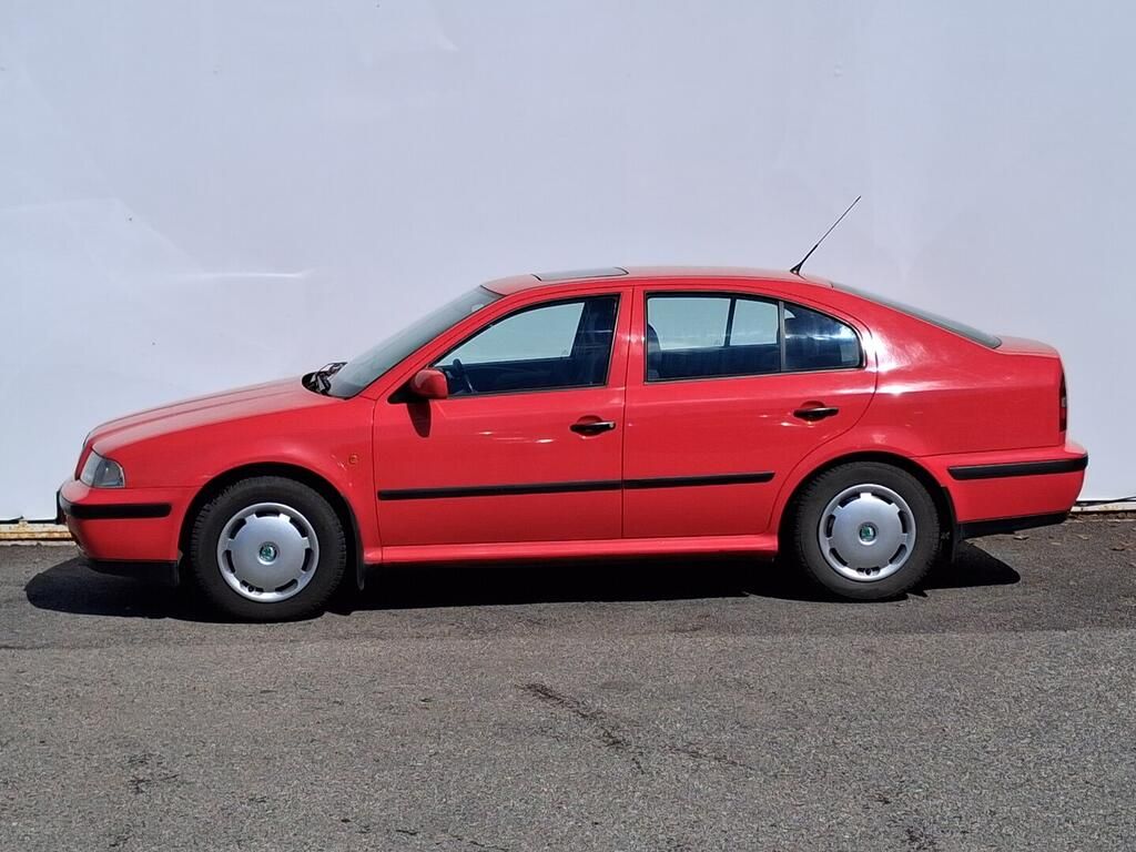 Škoda Octavia, 1.6 AEE 55 kW - fotka 3