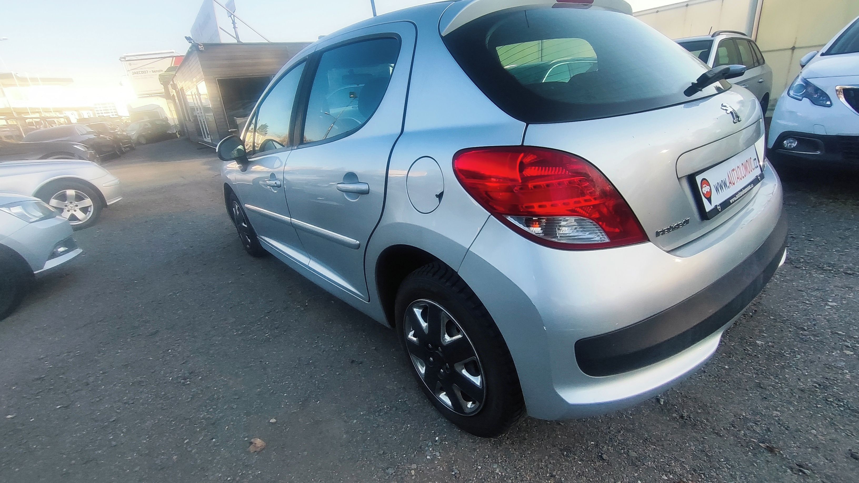 Peugeot 207, 1.4 VTi 70kW - fotka 3