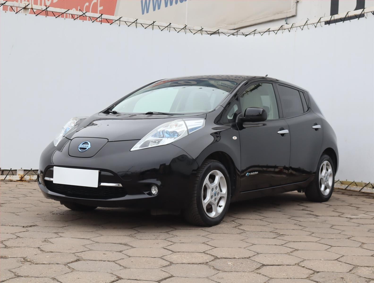 Nissan LEAF, 24 kWh, Automat, Navi - fotka 2