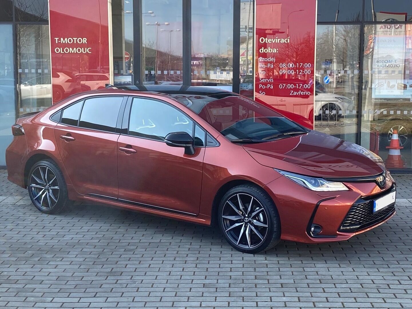 Toyota Corolla, 1,8 Hybrid GR Sport Odběr - fotka 4