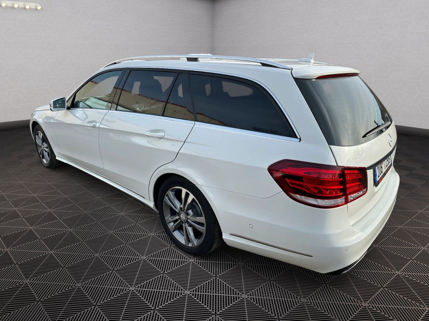Mercedes-Benz Třídy E, 220Cdi Avantgarde - fotka 5