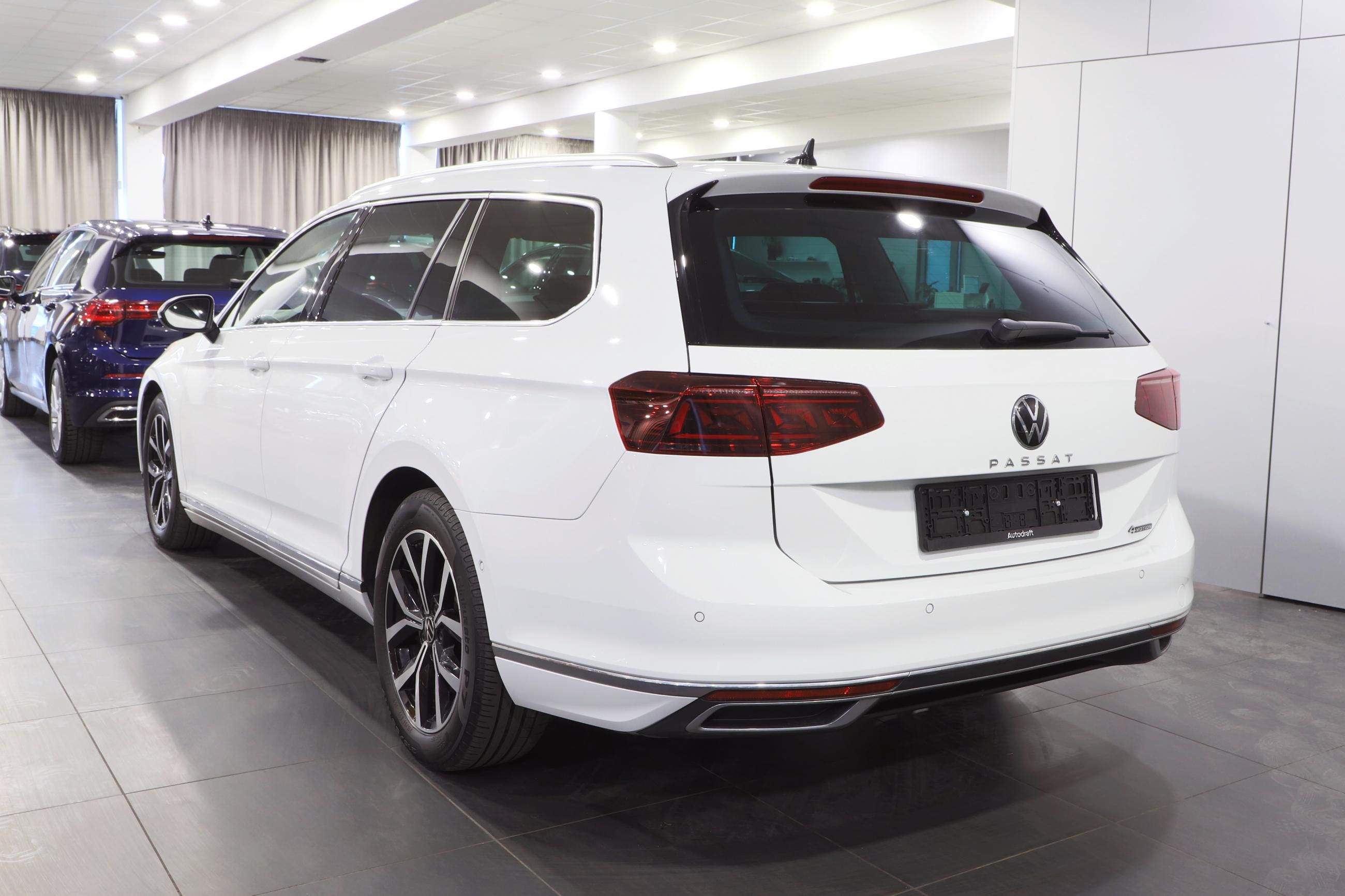 Volkswagen Passat Variant, 2.0 TSI 206kW 4x4 DSG Elegance - fotka 4