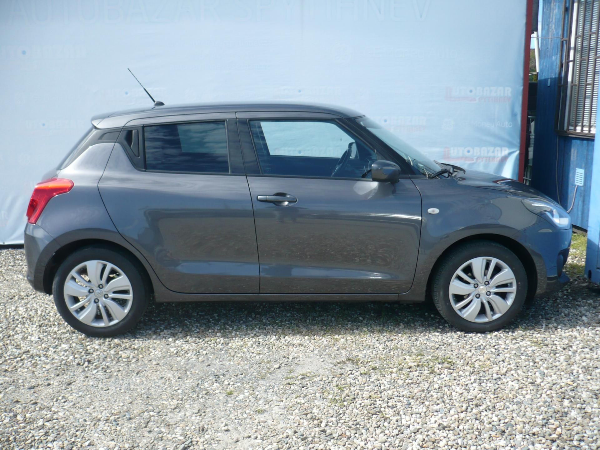 Suzuki Swift, 1.2i 61Kw Klima - fotka 5