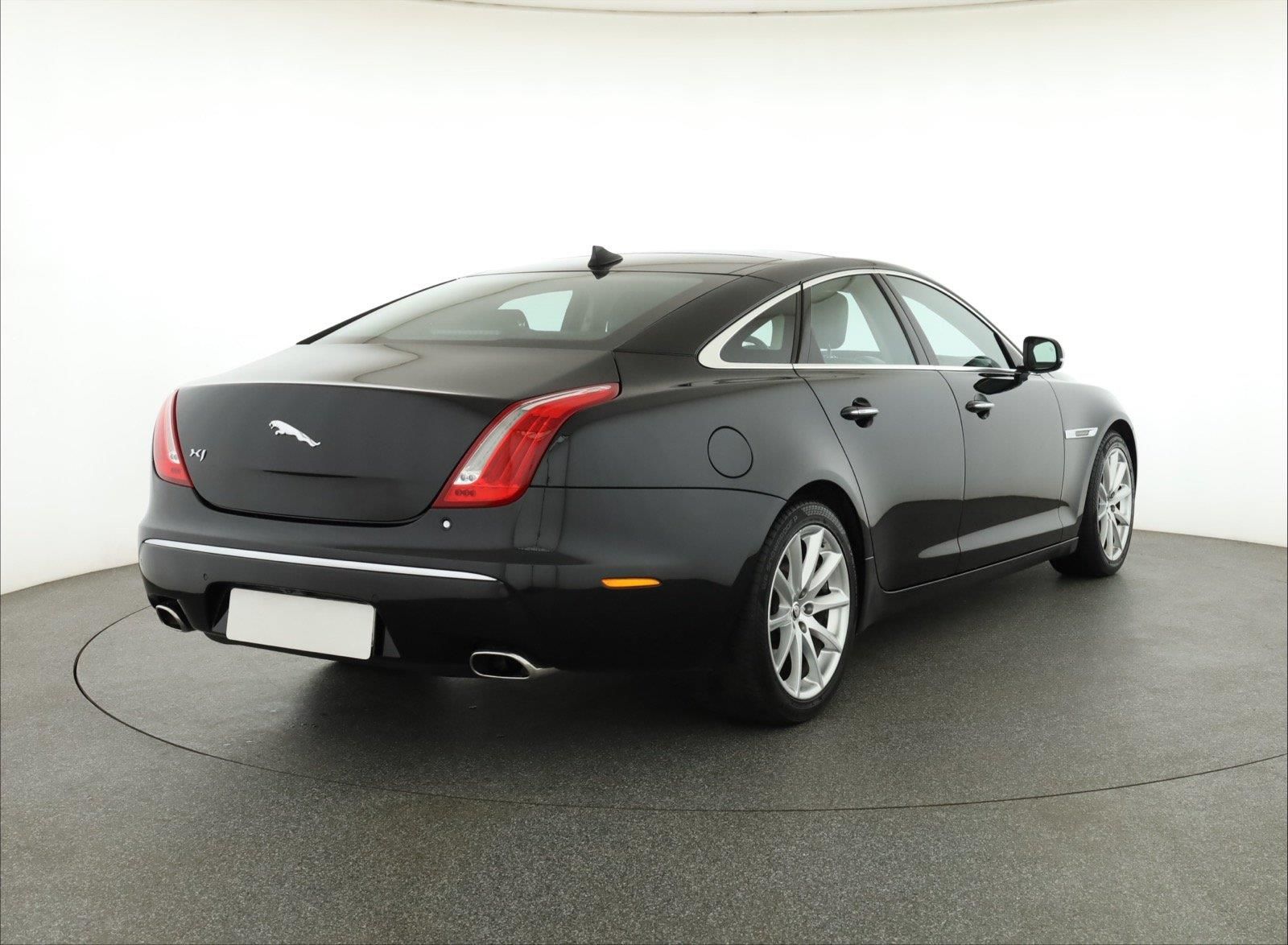 Jaguar XJ, 3.0 D, Automat, Serv.kniha - fotka 5