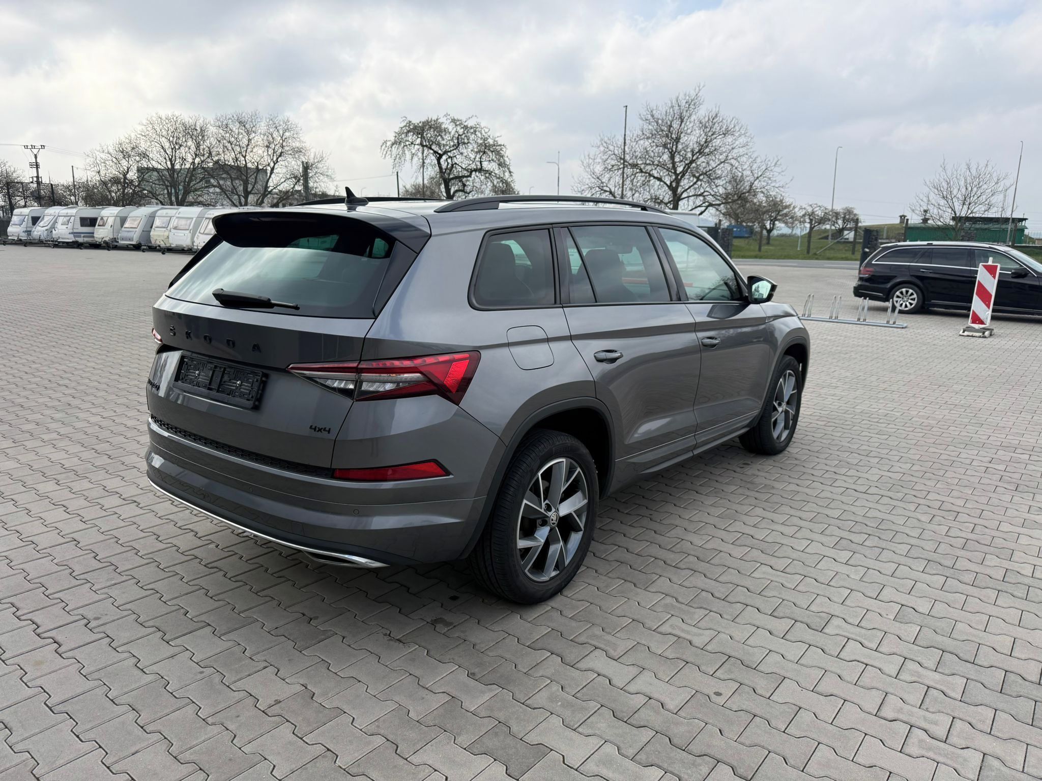 Škoda Kodiaq, 147kw 4x4 webasto sportline - fotka 3