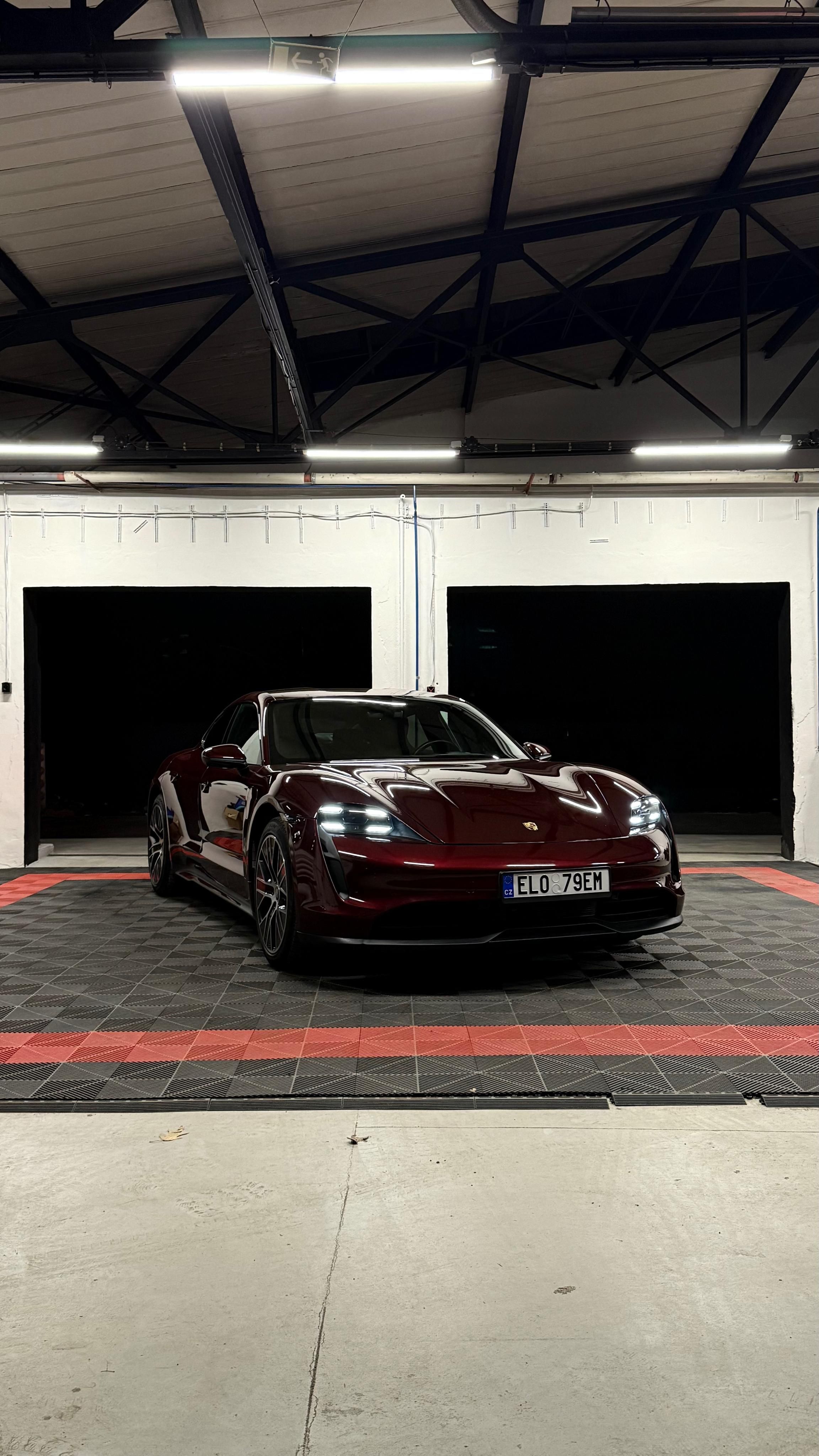 Porsche Taycan - fotka 3