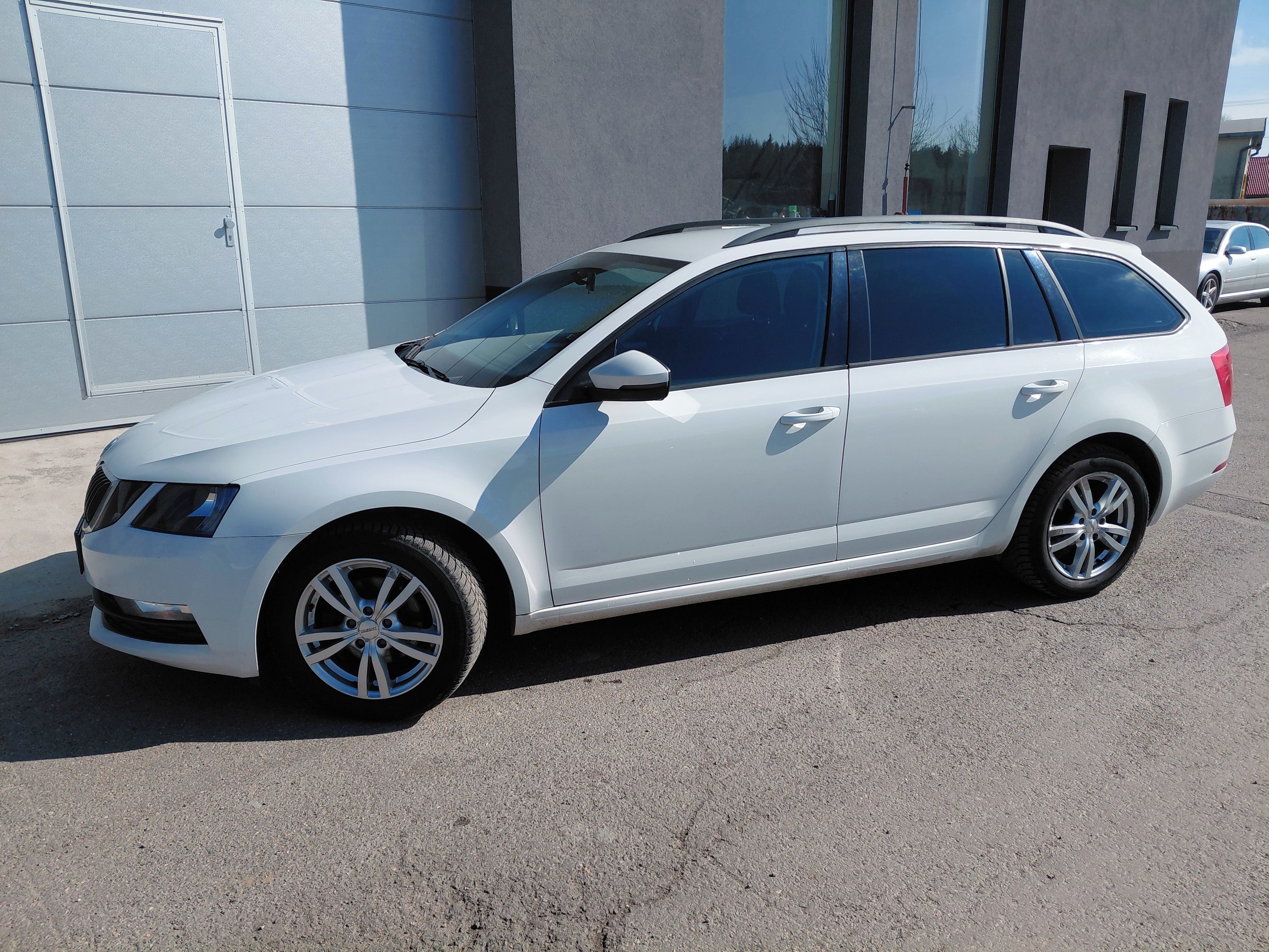 Škoda Octavia, III 1.6 TDi 85 kW FACELIFT - fotka 2