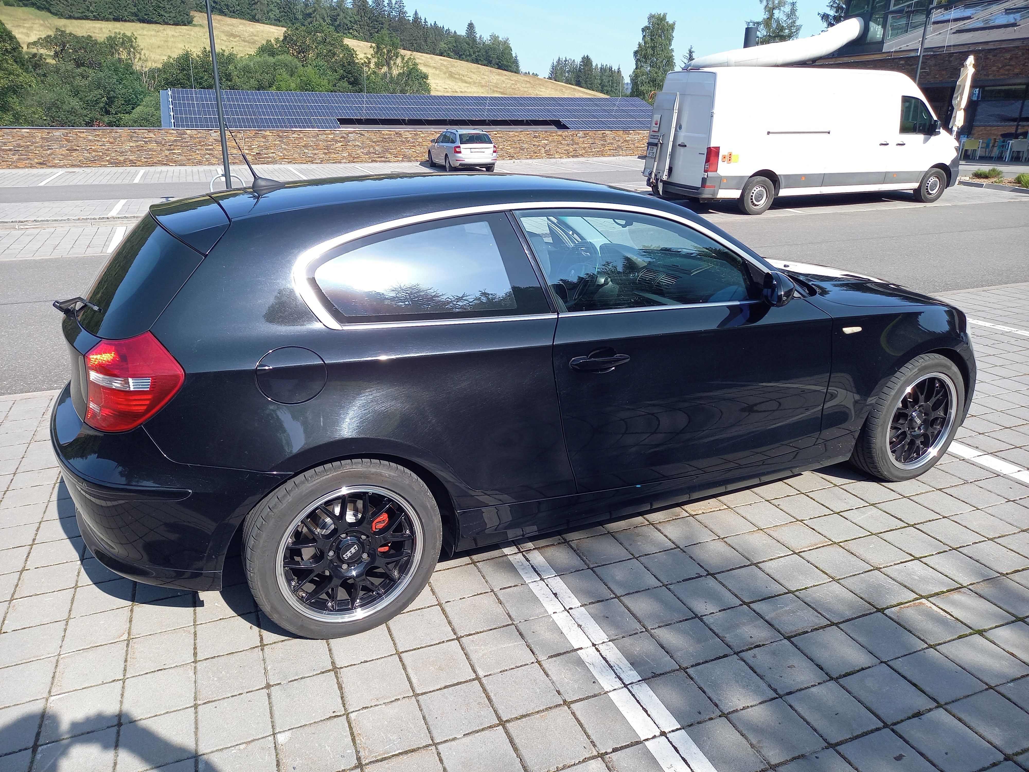 BMW Řada 1, BMW 116i E81 coupe, 90 kW - fotka 3