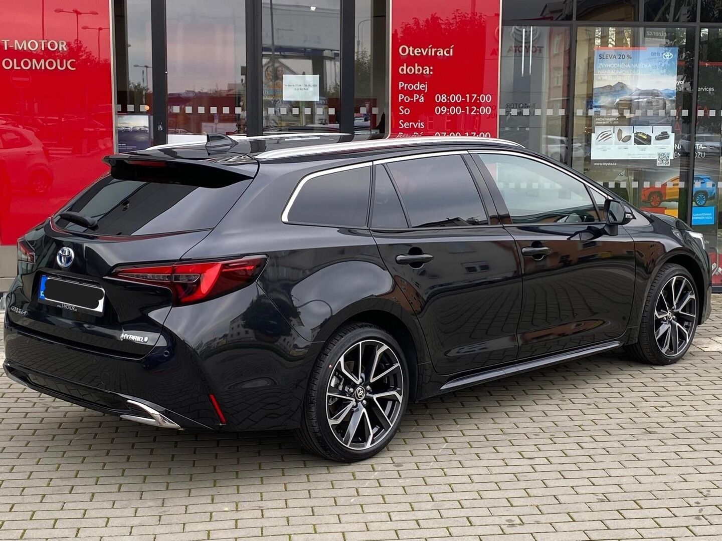 Toyota Corolla, 2.0 Hybrid Executive - fotka 5