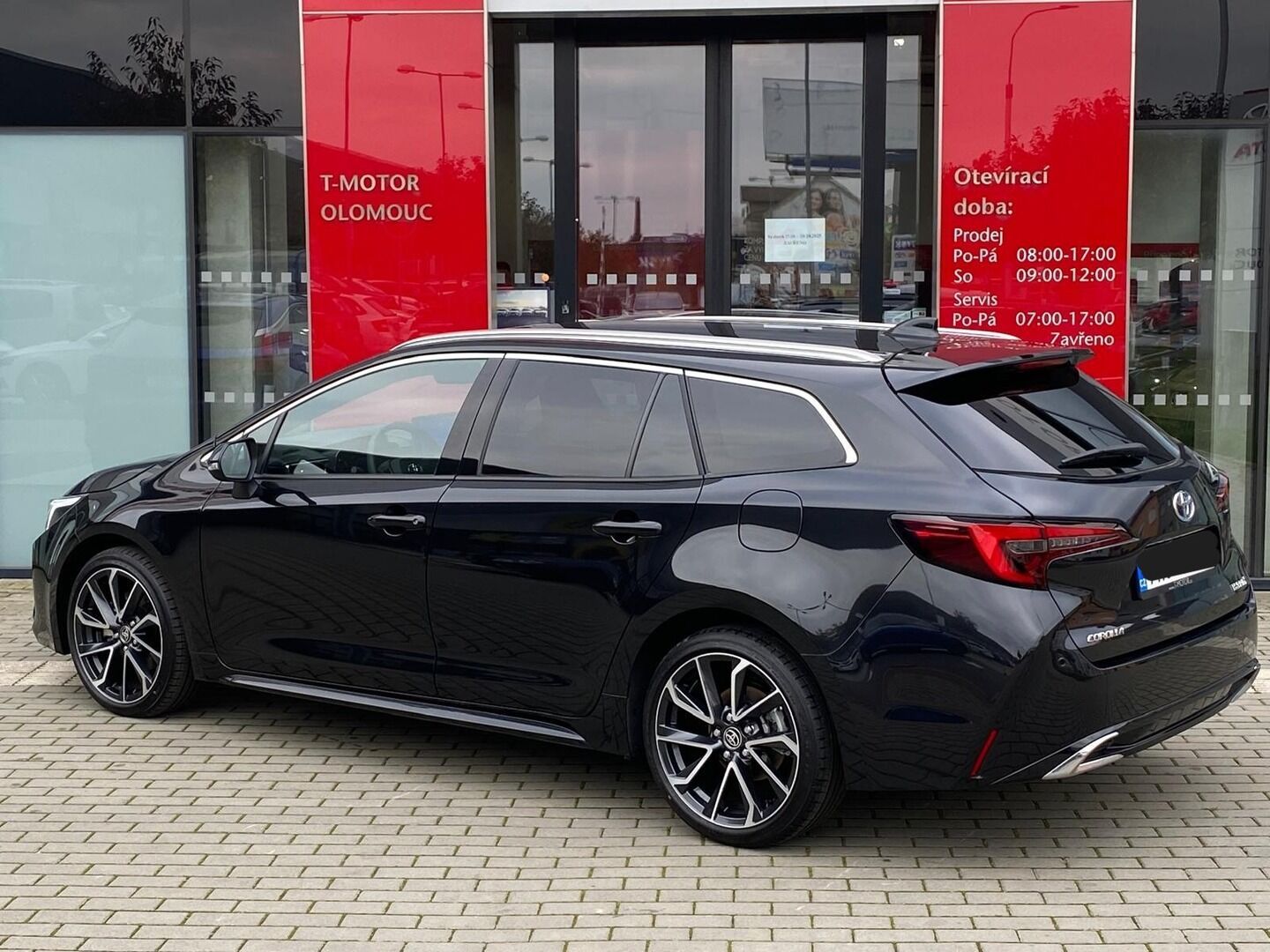 Toyota Corolla, 2.0 Hybrid Executive - fotka 3
