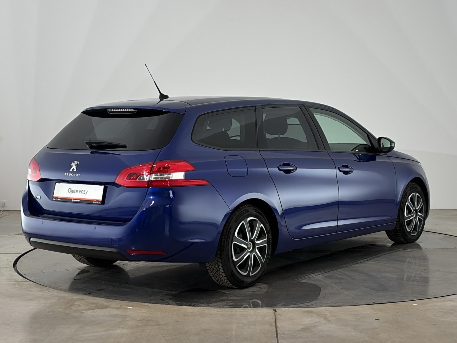 Peugeot 308, 1.2 PureTech / 81 kW - fotka 2