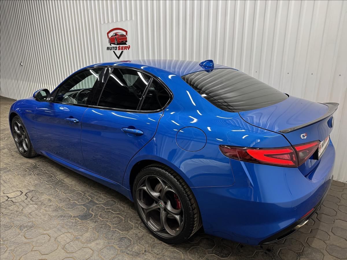 Alfa Romeo Giulia, 206kW Q4 VELOCE 1.MAJITEL - fotka 6