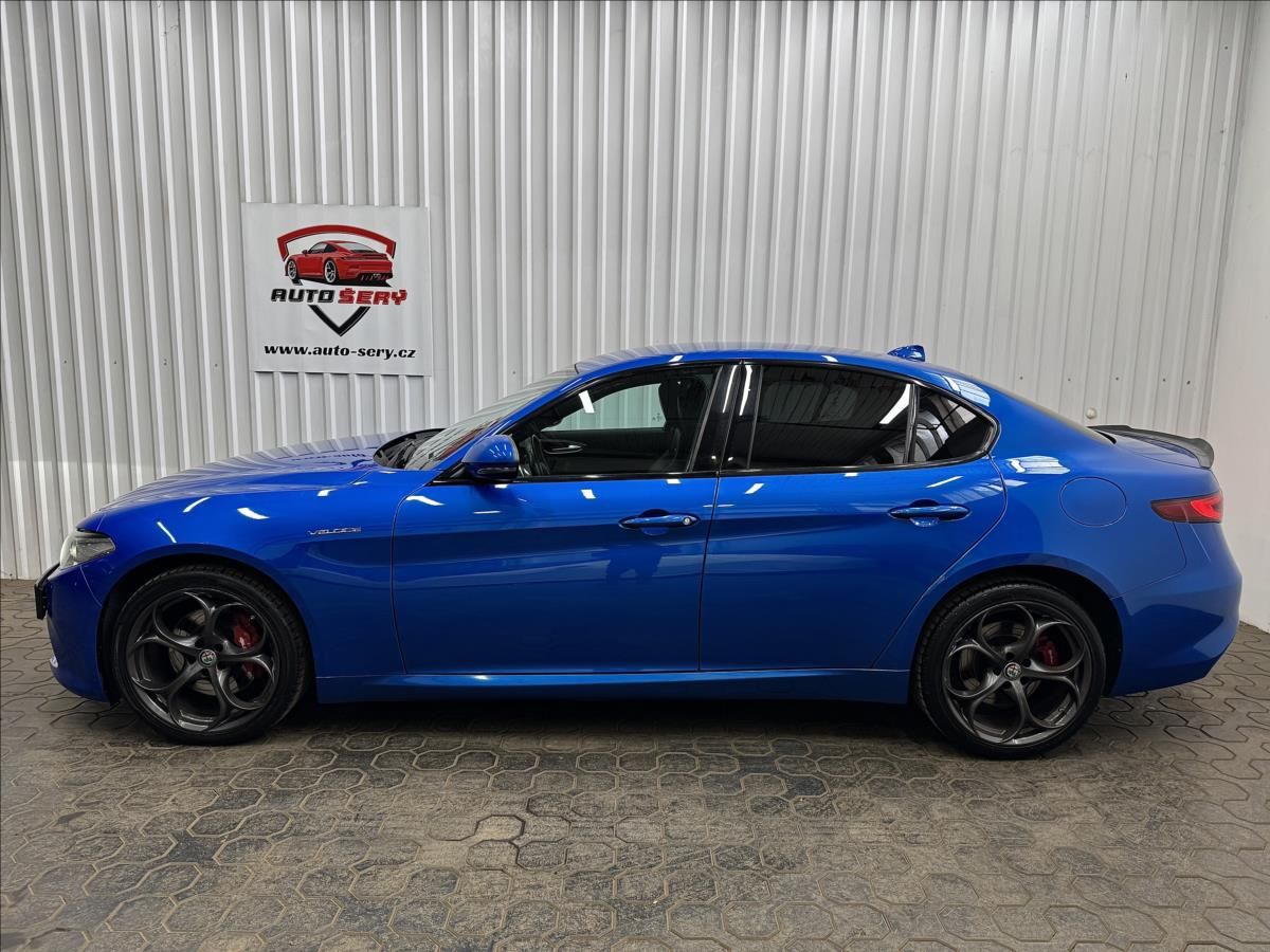 Alfa Romeo Giulia, 206kW Q4 VELOCE 1.MAJITEL - fotka 4