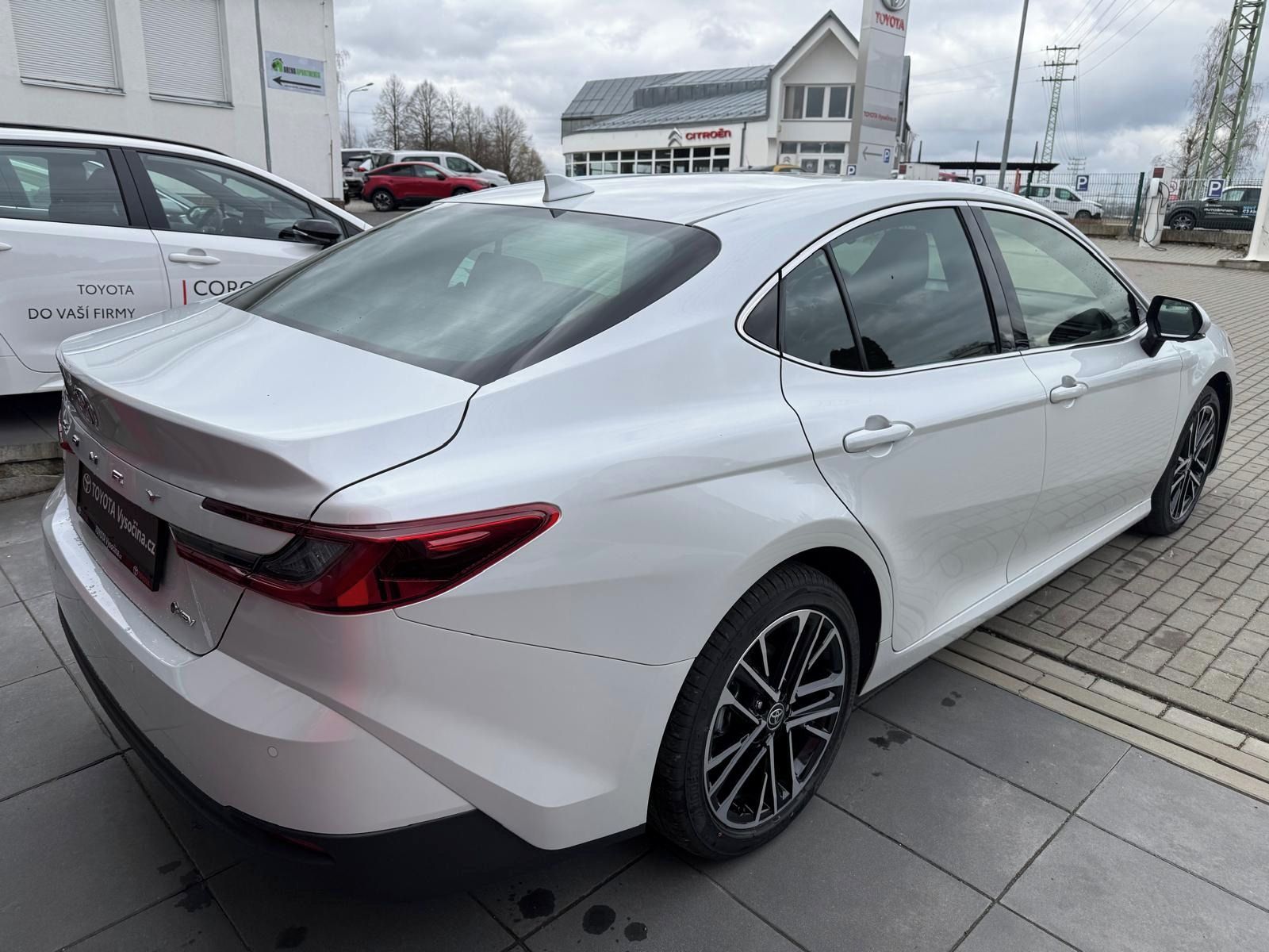 Toyota Camry, 2.5HEV 231PS Executive - fotka 5