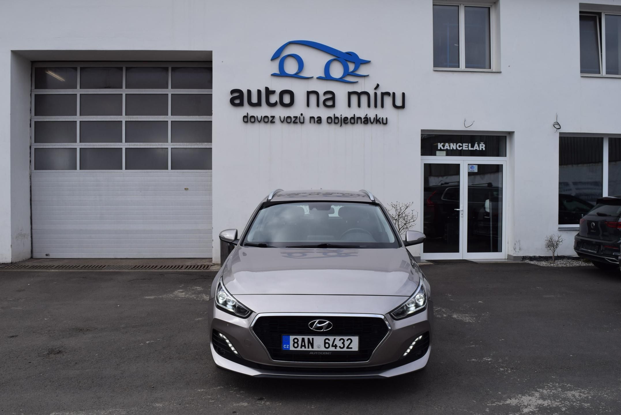 Hyundai i30, 1.6CRDi 85kw STYLE 7°AUTOMAT - fotka 3